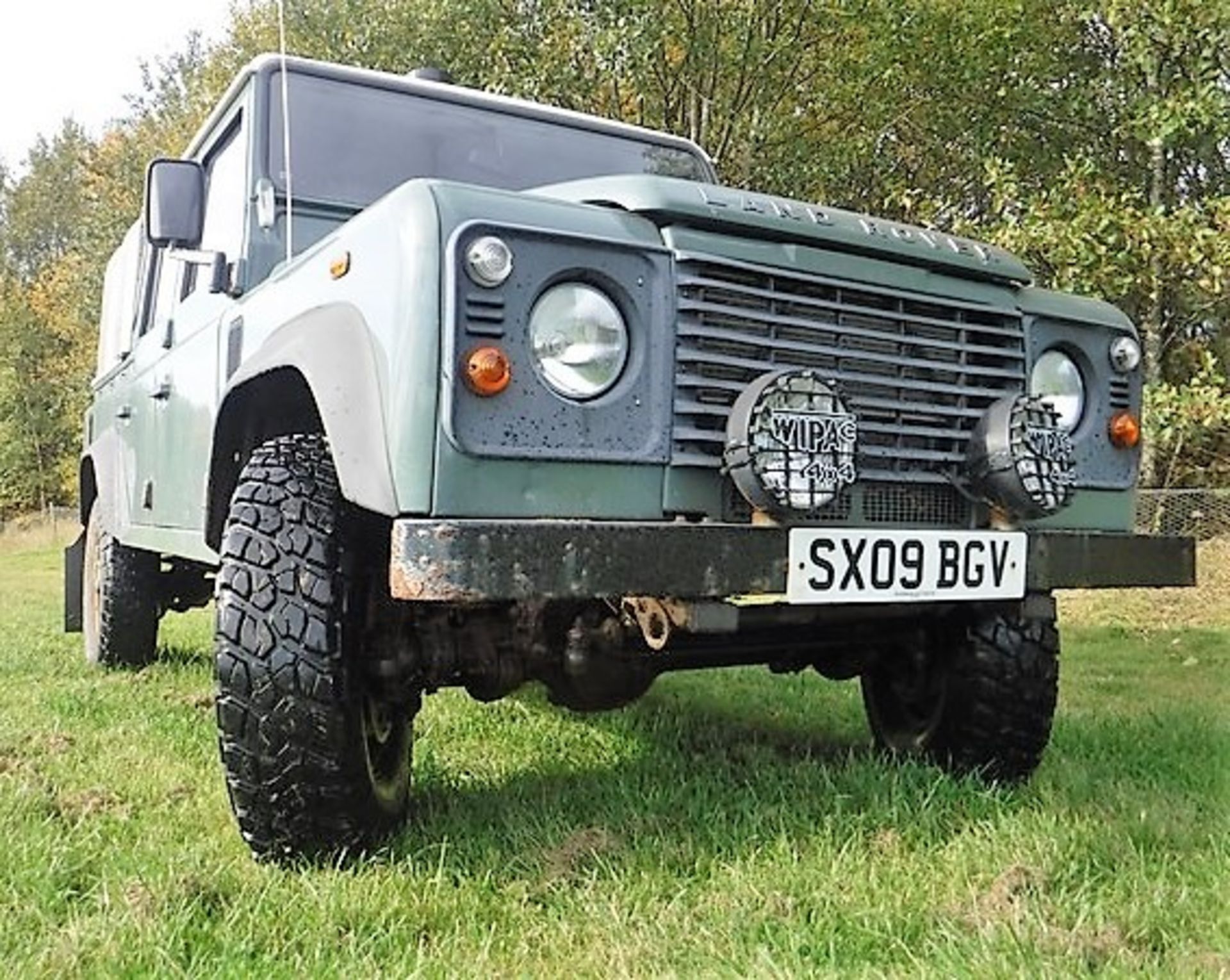 LAND ROVER DEFENDER 110 D/C P-U - 2402cc