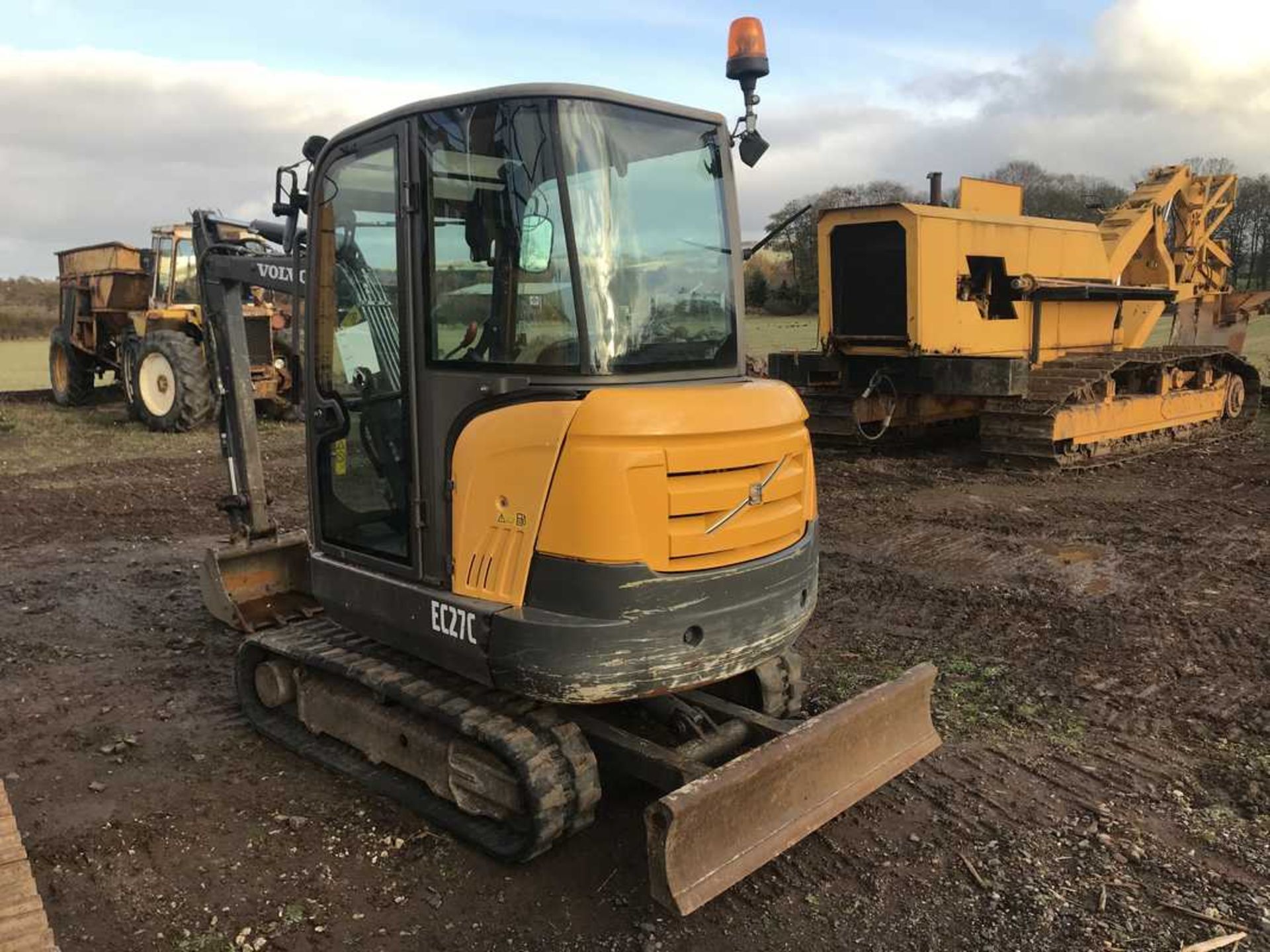 2011 VOLVO EC27c mini excavator c/w rubber tracks,q/hitch,1bucket, HPW S/N VCEOC27CV00003456 4310 hr - Image 13 of 24