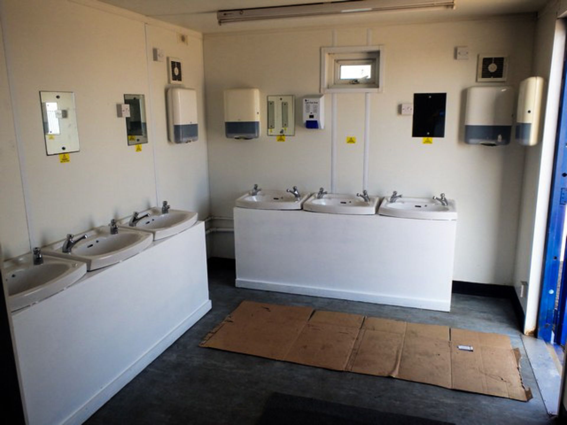 32ft x 10ft toilet block refurbished, 3 stainless steel urinals, 3 cubicals with plumbing for outsid - Image 7 of 10