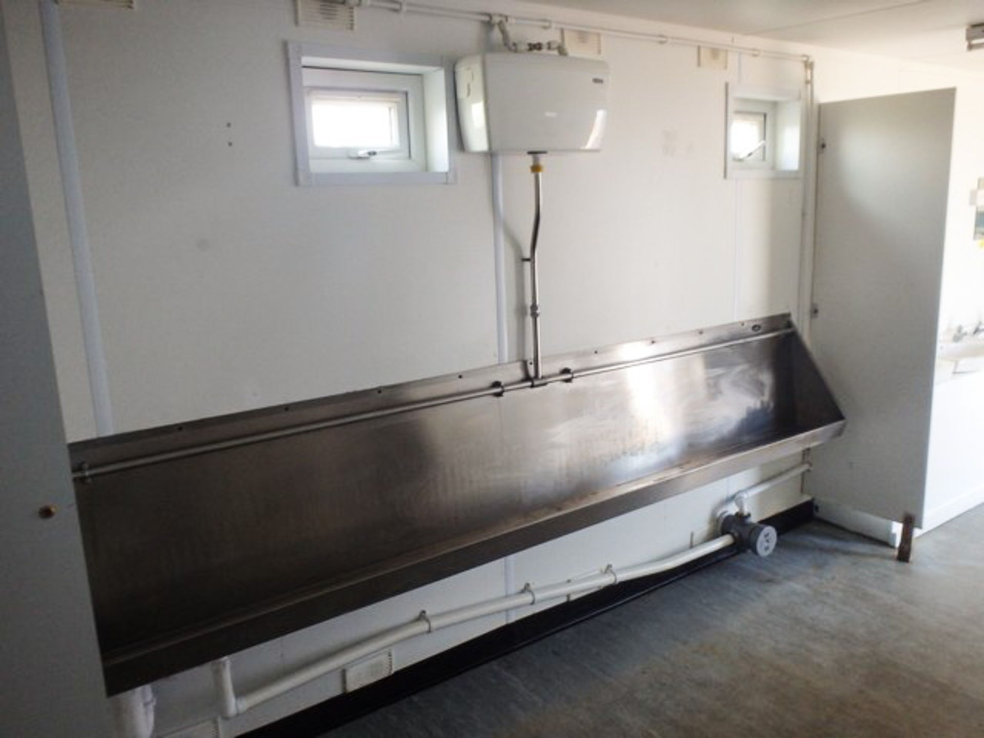 32ft x 10ft toilet block refurbished, 3 stainless steel urinals, 3 cubicals with plumbing for outsid - Image 6 of 10