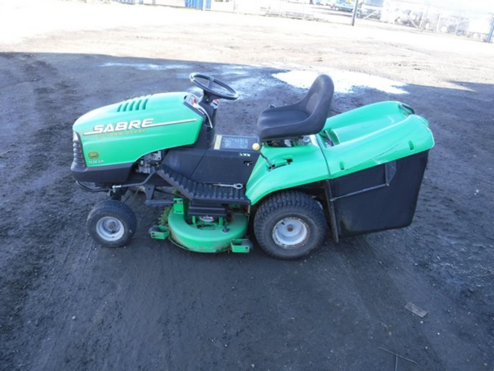 1998 JOHN DEERE SABRE 1538 tractor, deck & rear collector. S/N ST1538G016258 - Bild 6 aus 8