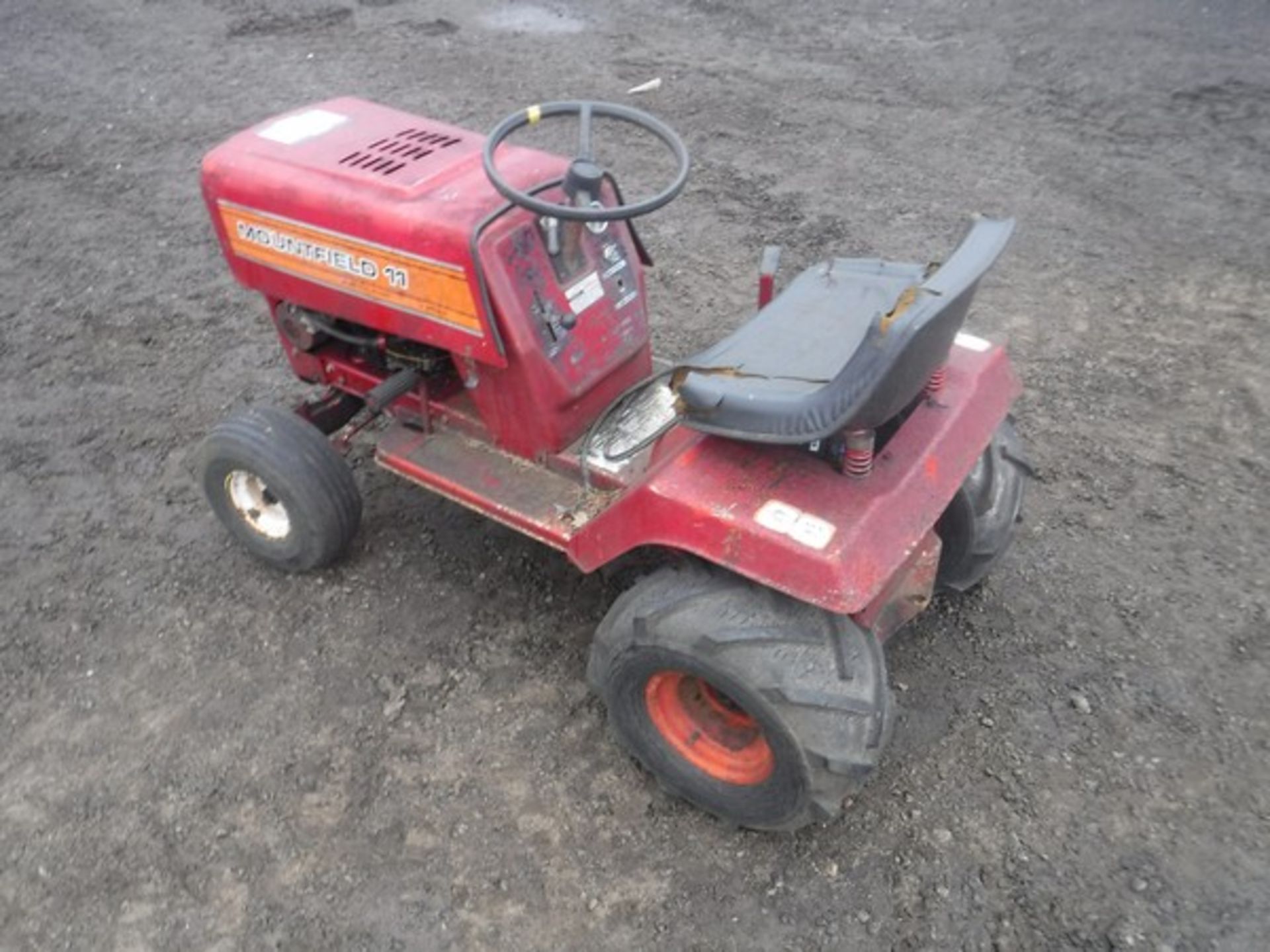 MOUNTFIELD 11/36 ride on tractor without cutting deck. S/N 36502X782063 - Image 6 of 9