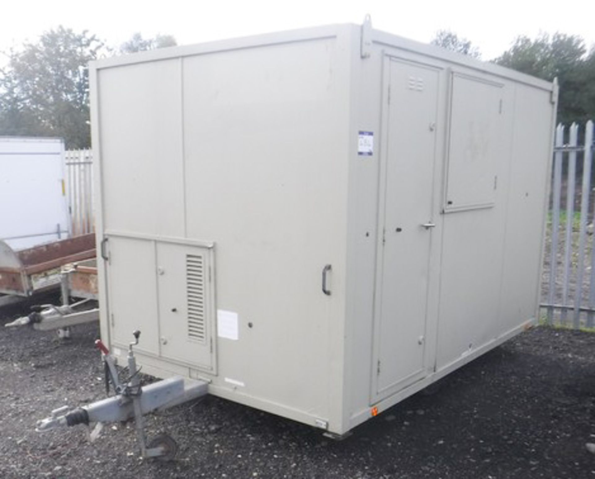 12 x 8 TOWABLE welfare cabin. Onboard generator, kitchen facilities, toilet & drying room. S/N SSM10