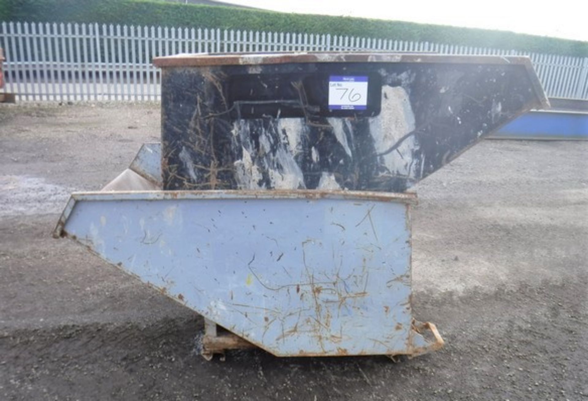 2016 CONQUIP 1200ltr tipping skips x 2 S/N CQ52900 & CQ52909. Asset nos 6247 & 6255 - Image 3 of 6