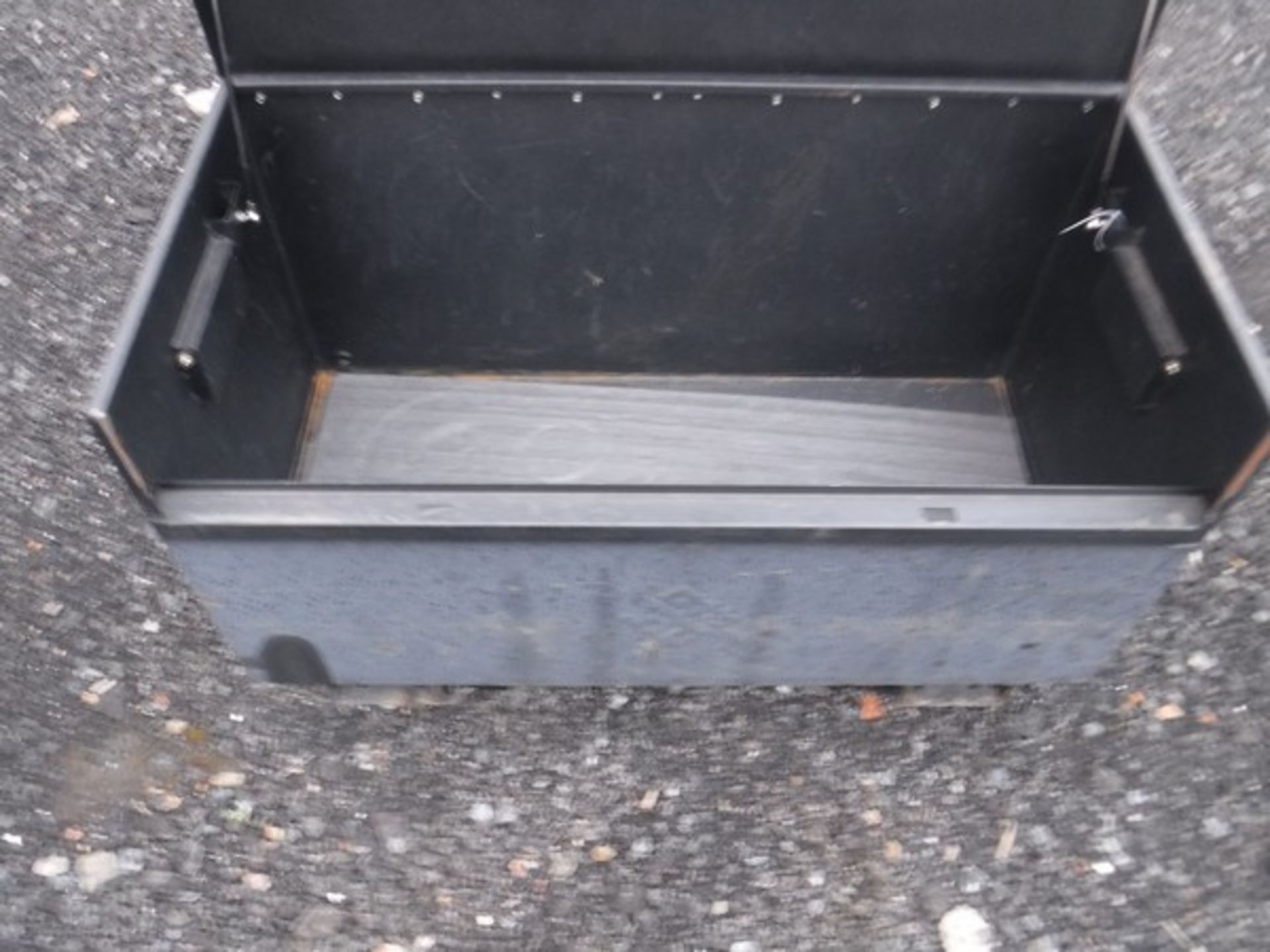 TOOL BOX, lockable, 3.75ft x 2ft x 2ft - Image 2 of 2