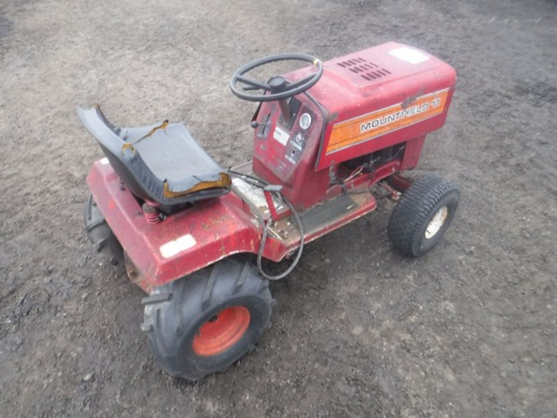 MOUNTFIELD 11/36 ride on tractor without cutting deck. S/N 36502X782063 - Image 4 of 9