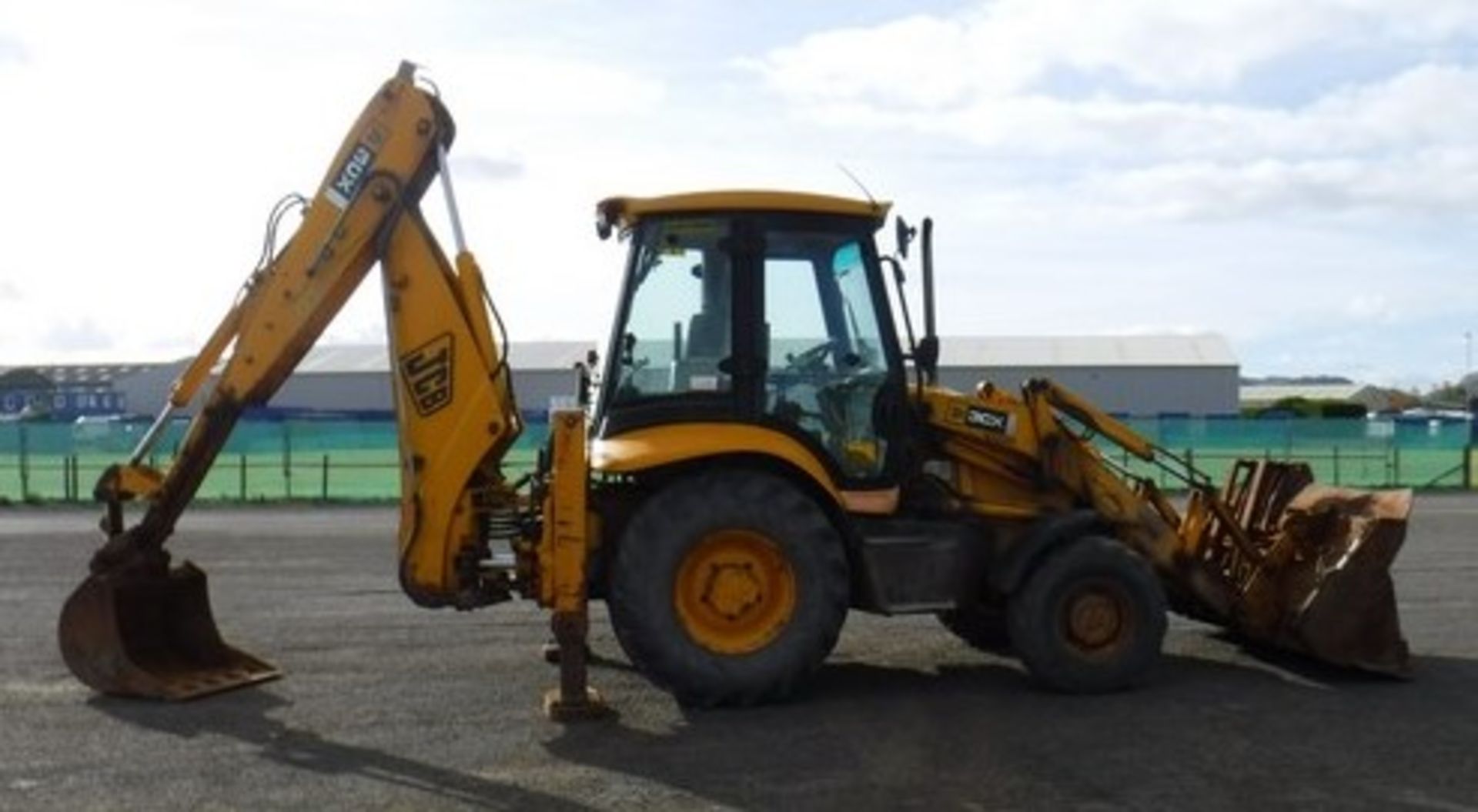 2006 JCB 3CX backhoe loader c/w 1 rear bucket & 1 front bucket.. Reg - SV55 FPD. S/N 0967334. 6142hr - Bild 12 aus 17