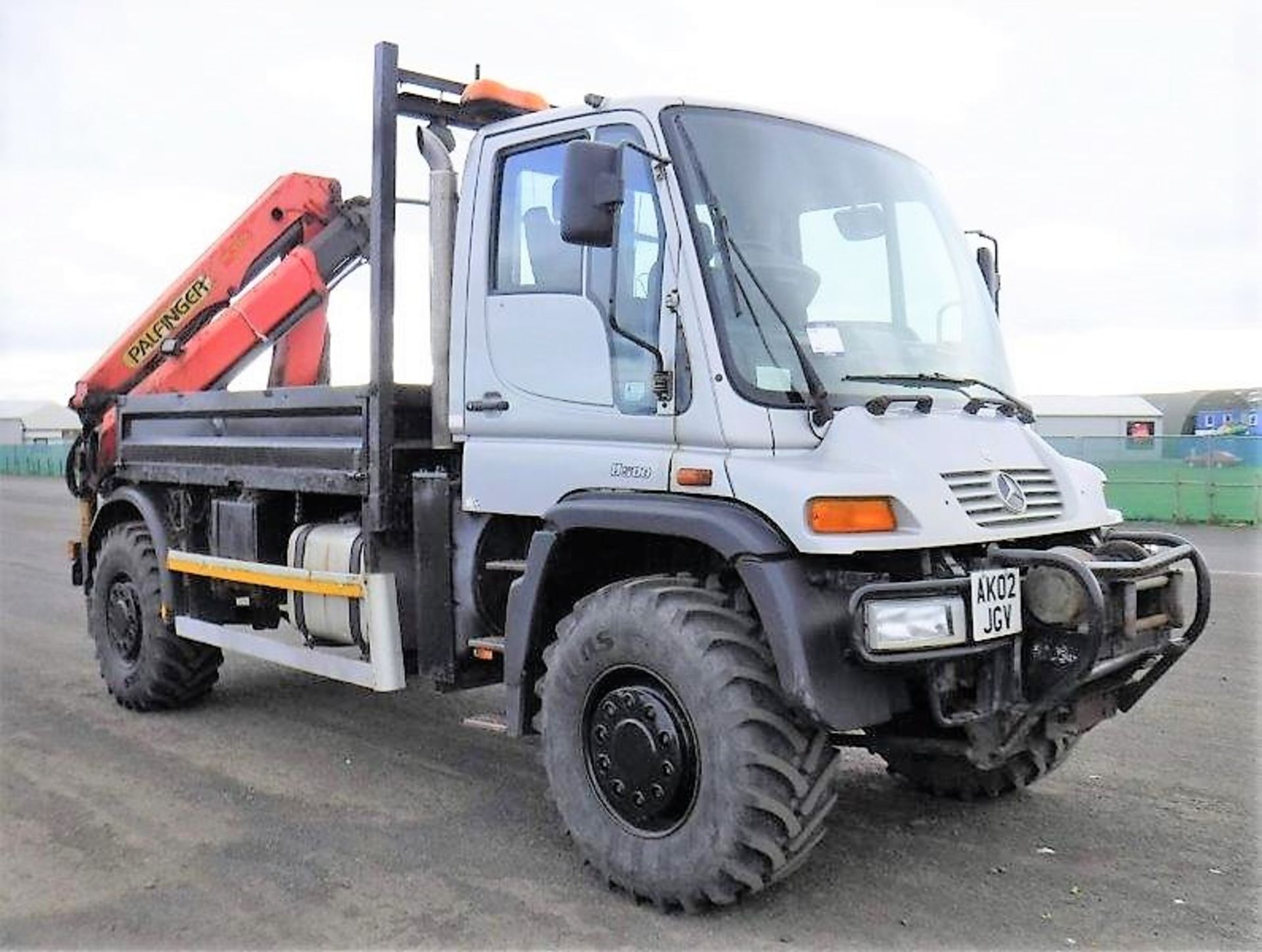 2002 MERCEDES UNIMOG c/w Palfinger PK9501 rear mounted crane. Reg No AK02 JGV. S/N WDB405ZZOZW198069 - Image 17 of 23