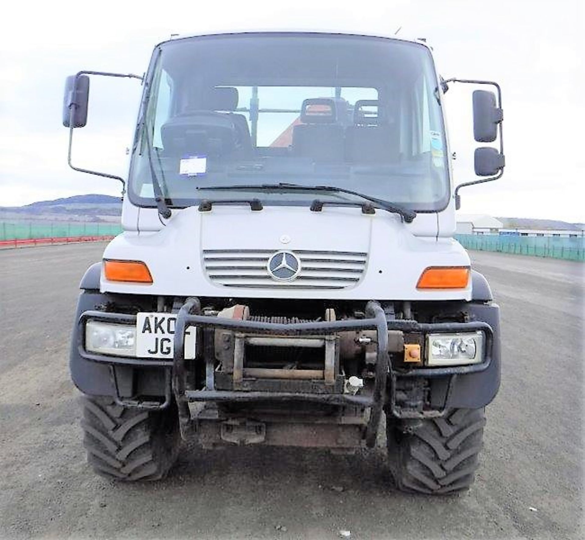 2002 MERCEDES UNIMOG c/w Palfinger PK9501 rear mounted crane. Reg No AK02 JGV. S/N WDB405ZZOZW198069 - Bild 12 aus 23