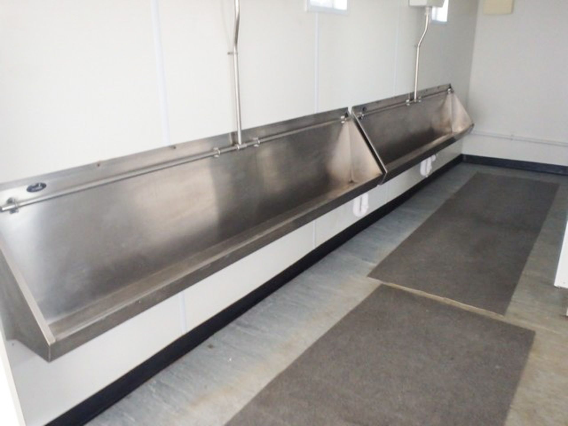 32ft x 10ft toilet block refurbished, 3 stainless steel urinals, 3 cubicals with plumbing for outsid - Image 5 of 10