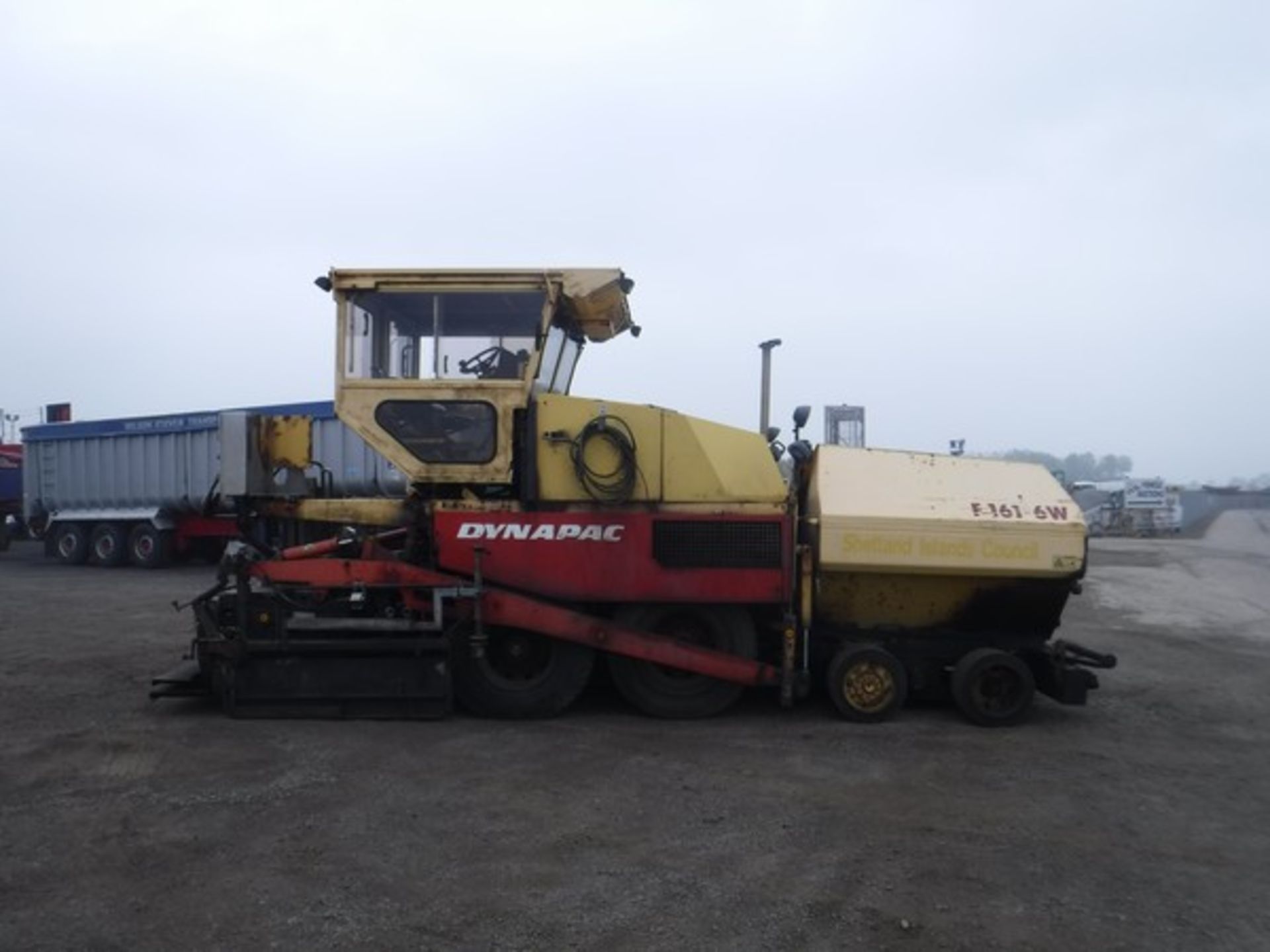 2006 DYNPAC F161-6W paver Reg No KE06 GKF. 8073hrs (not verified). Requires bottom drive chain. - Image 15 of 19