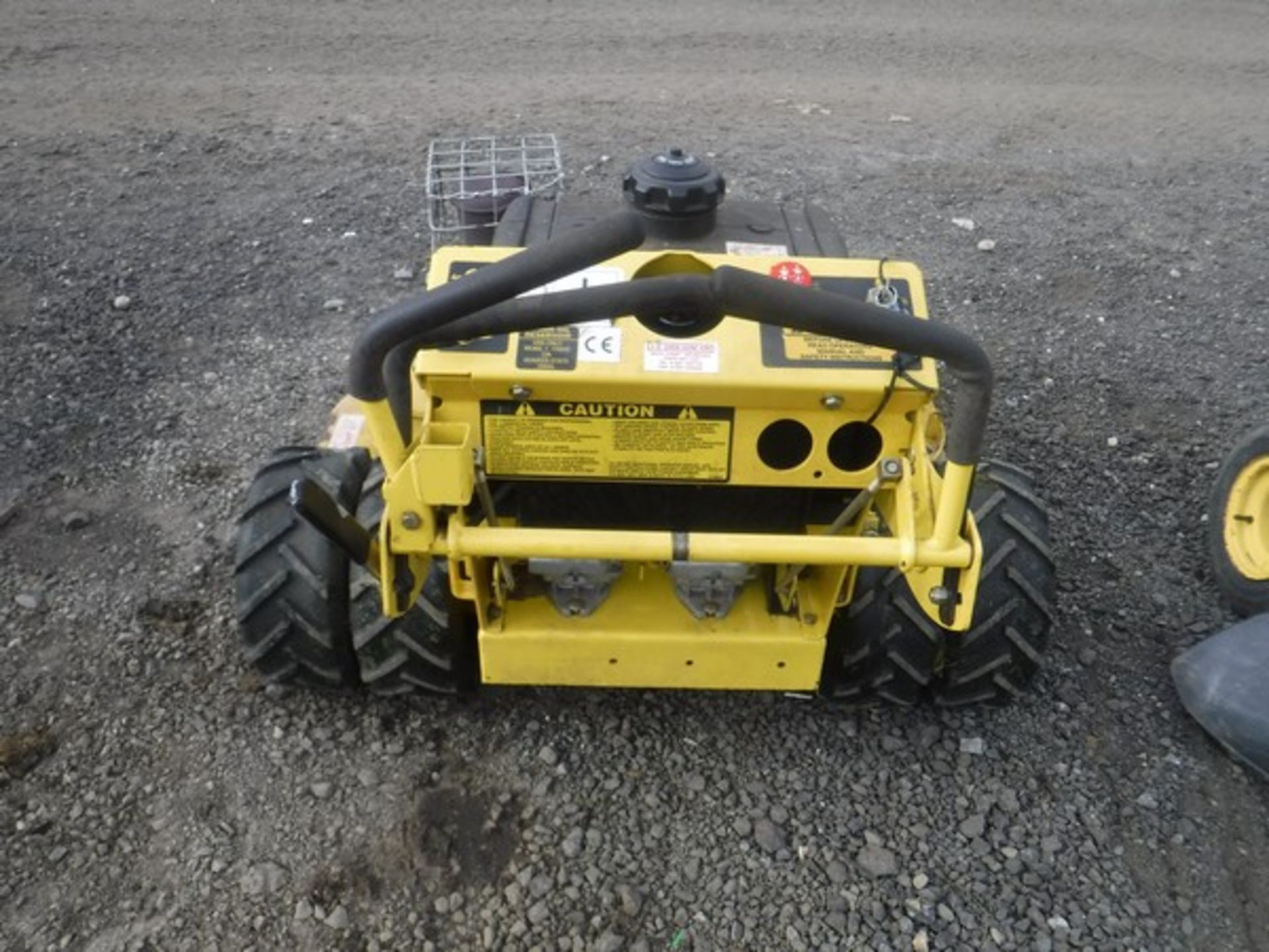 GREAT DANE 48" mower Zero turn scramper, narrow body. GDWM48. Technical manal in office. - Image 2 of 5