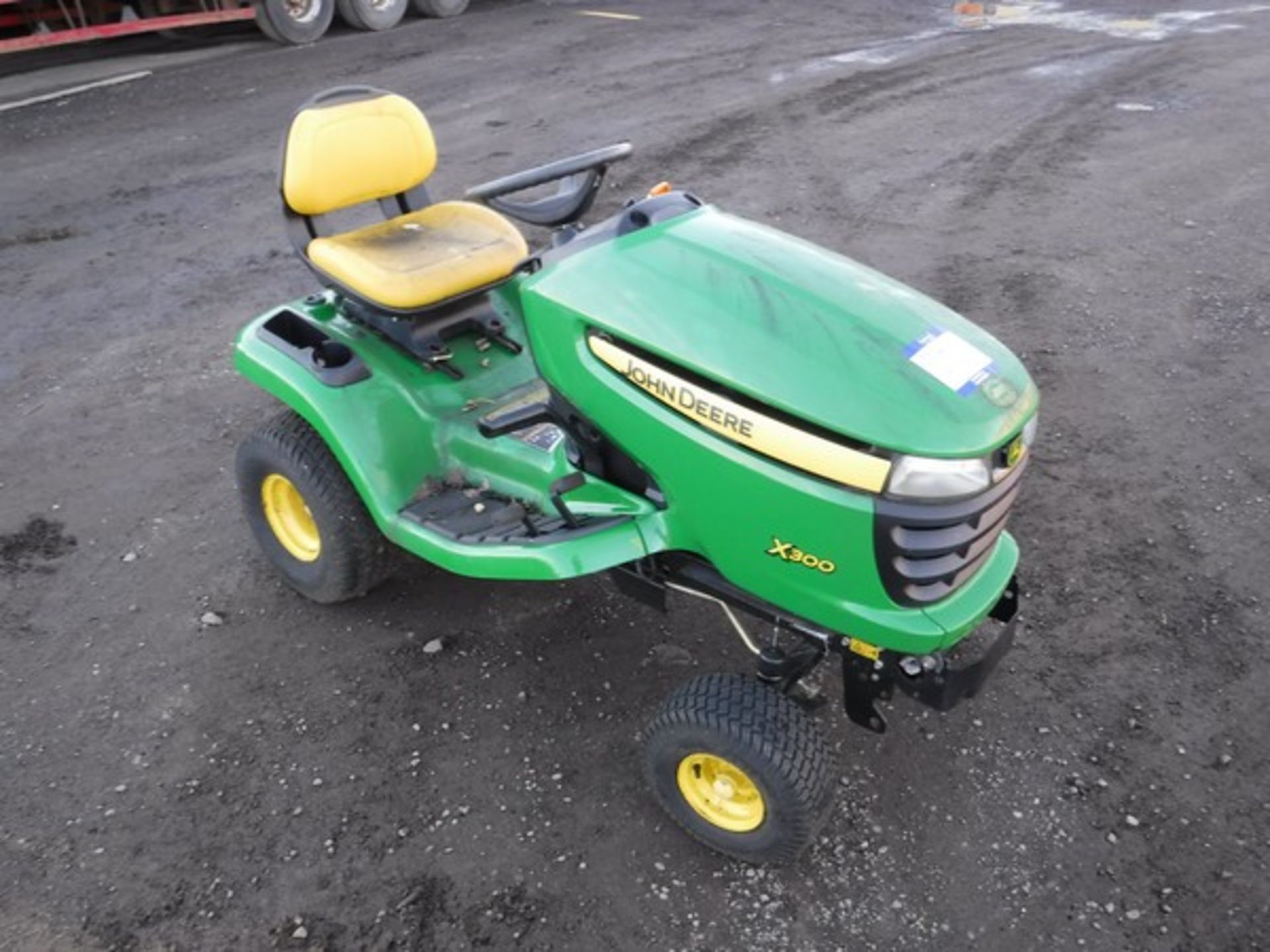 2008 JOHN DEERE X300. Tractor only, no engine or cutting deck. S/N MOX30013085788 - Image 3 of 9