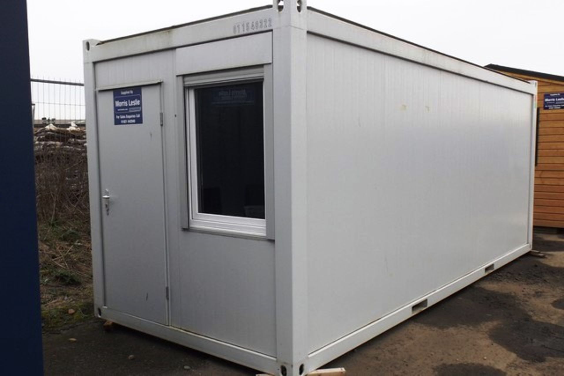 20ft X 8ft SLEEPER UNIT (ex-display), insulated roof, walls and floor c/w toilet, sink, shower, 2 el - Image 9 of 19