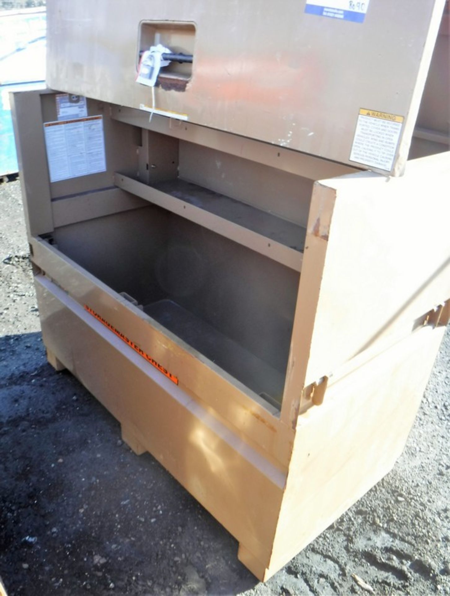 TOOL BOX, lockable, 5ft x 2.5ft x 4ft - Image 3 of 6