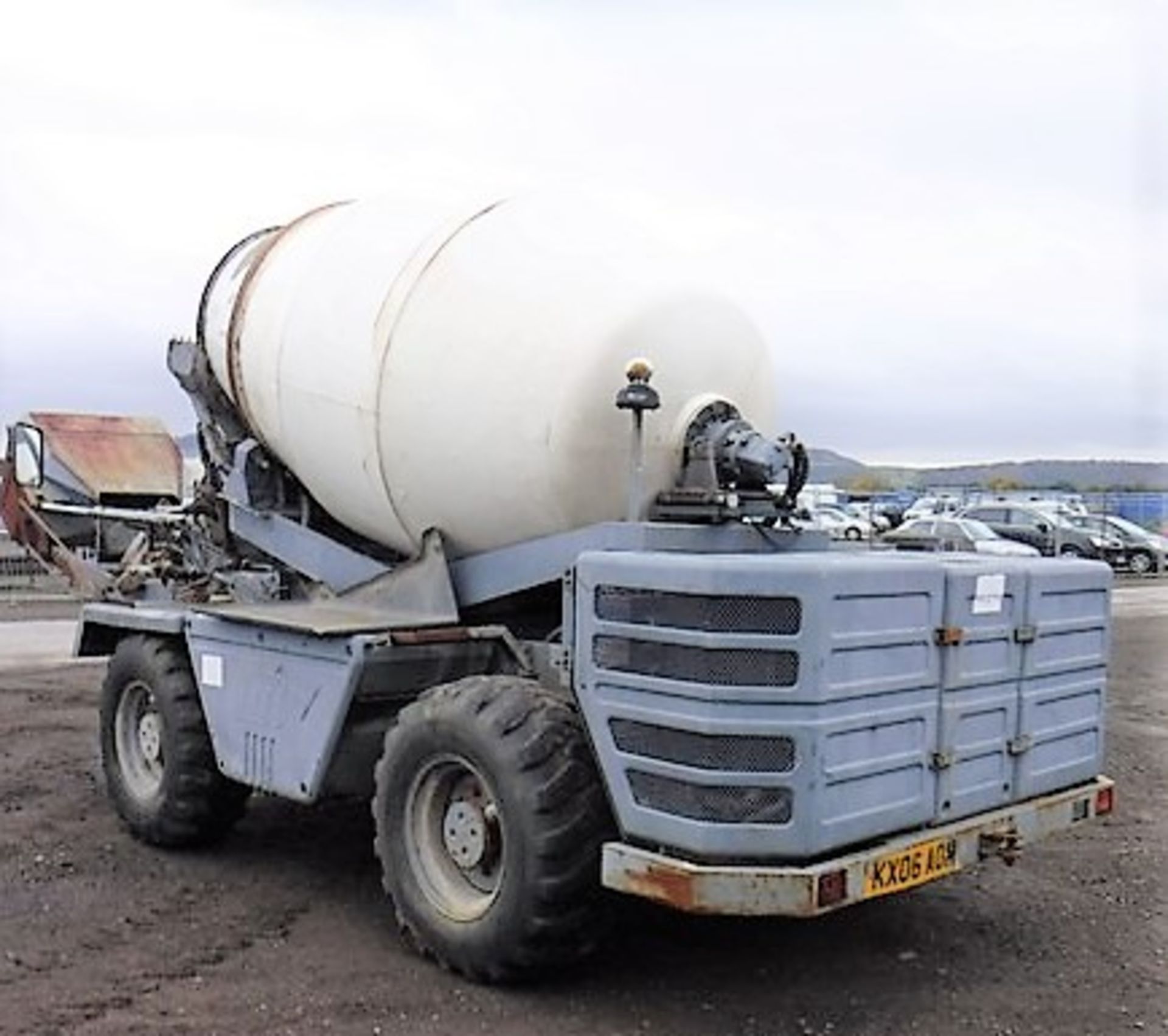 2003 HYDRO MIX 35G rough terrain concrete mixer (3.5 cu.m) 4 x 4 wheel driven with a free standing c - Image 16 of 18