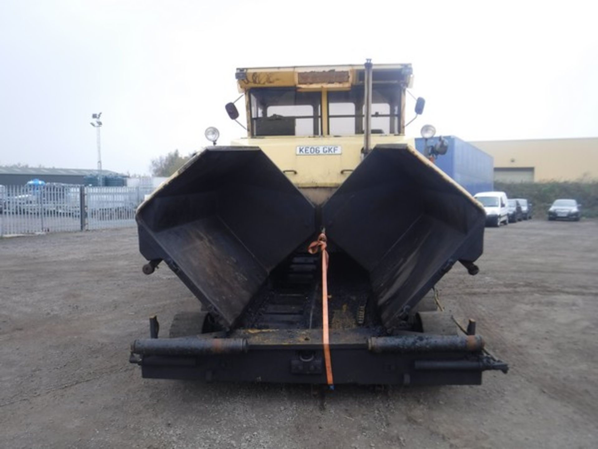 2006 DYNPAC F161-6W paver Reg No KE06 GKF. 8073hrs (not verified). Requires bottom drive chain. - Image 13 of 19