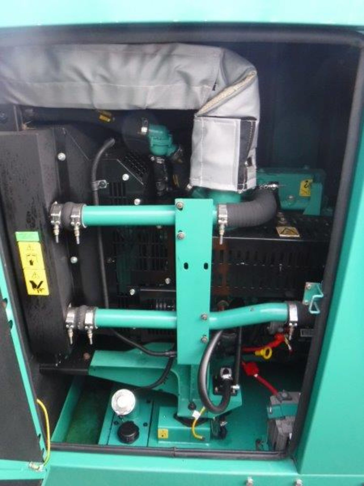 2016 CUMMINS C66D5 kva 4 cylinder cc 85021180 skid mounted gen set. S/N J16L212899 3337hrs (not veri - Image 4 of 7