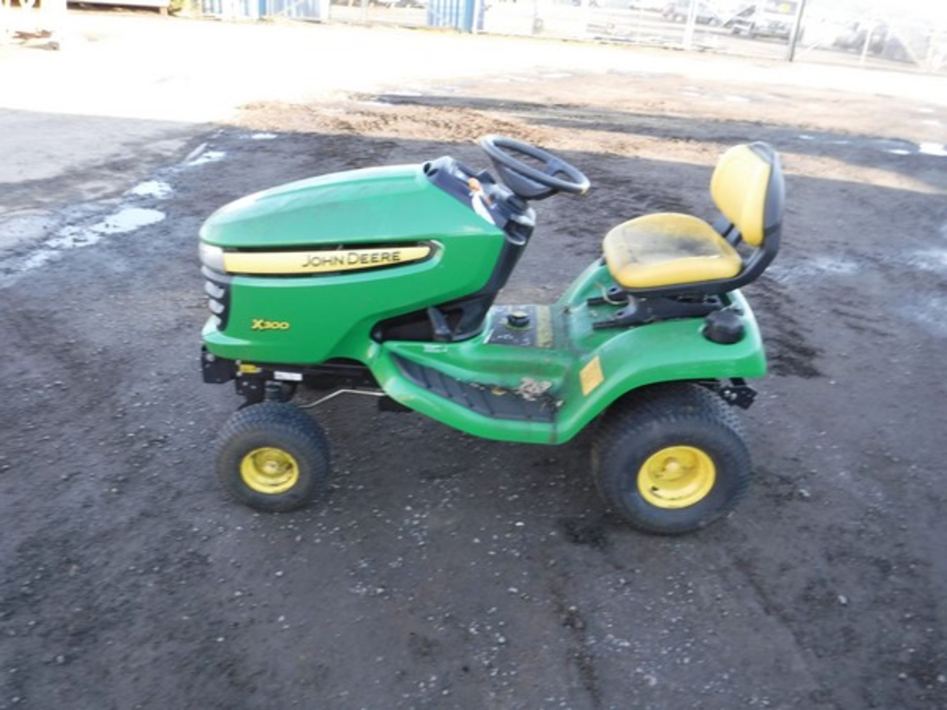 2008 JOHN DEERE X300. Tractor only, no engine or cutting deck. S/N MOX30013085788 - Image 7 of 9