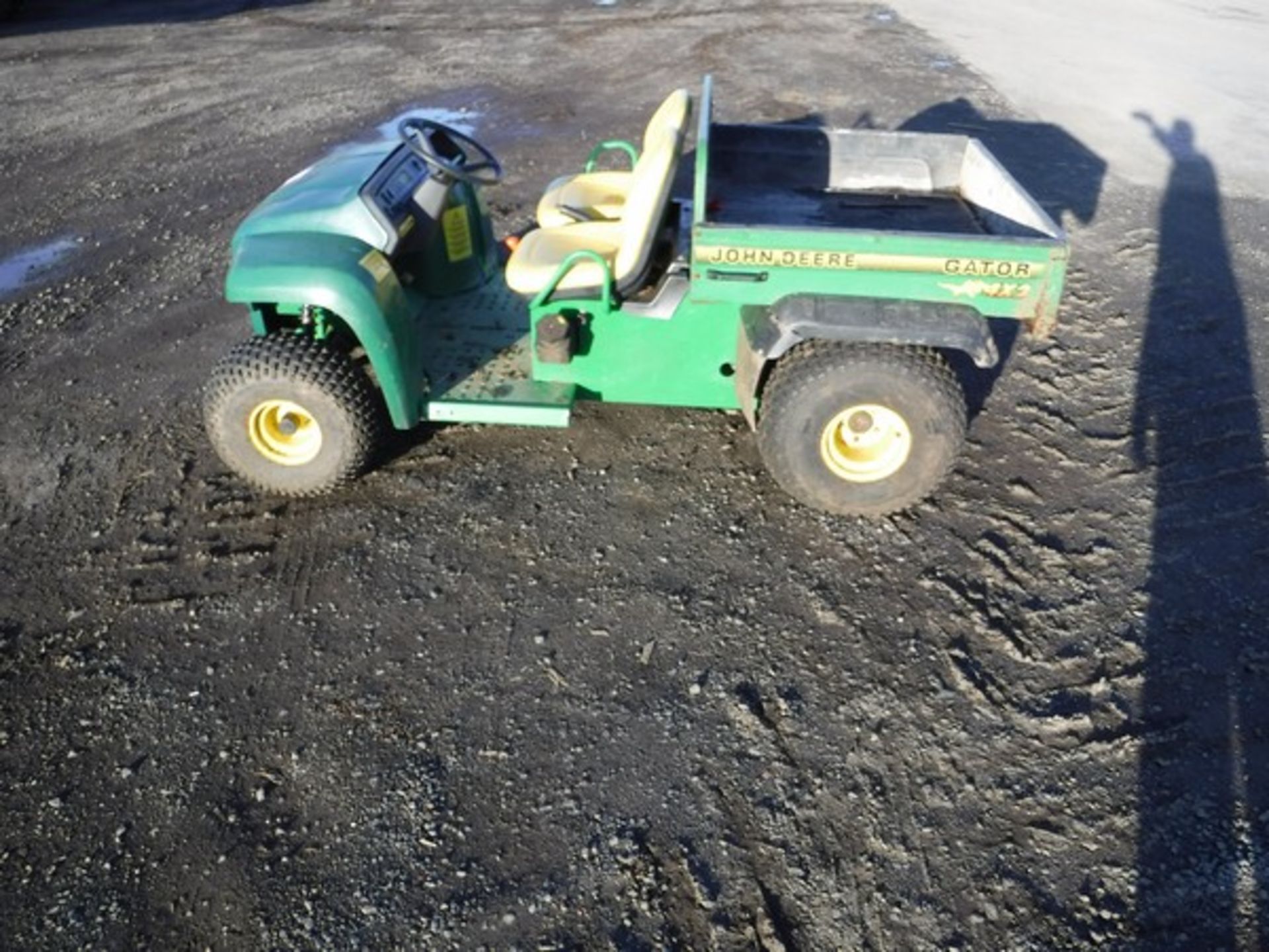 JOHN DEERE petrol gator - Image 7 of 10