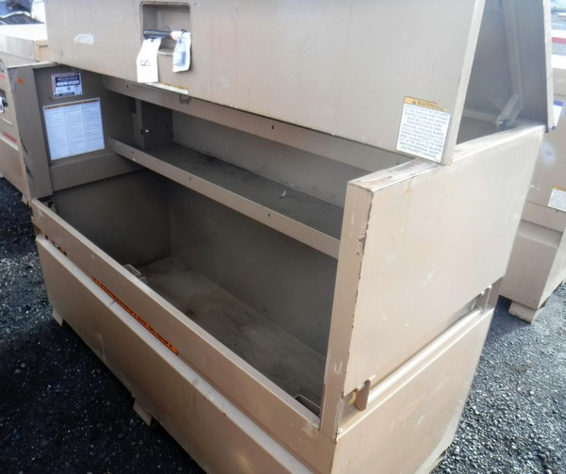 TOOL BOX, lockable, 5ft x 2.5ft x 4ft - Image 6 of 6