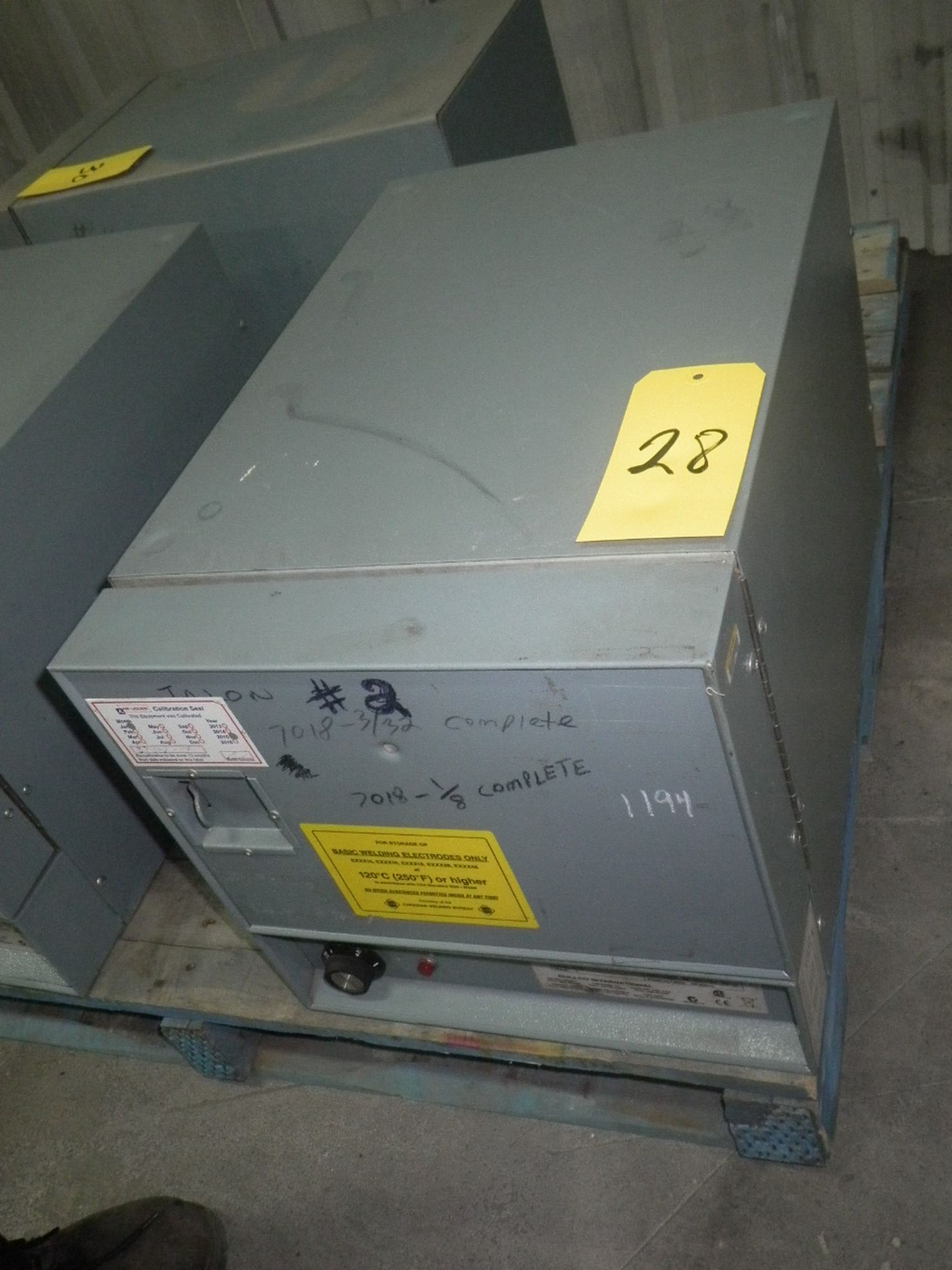 GULLCO MODEL GYUL-125 ROD OVEN WITH THERMOSTAT, 115V-AC (LOCATED IN ST. JOHN'S)