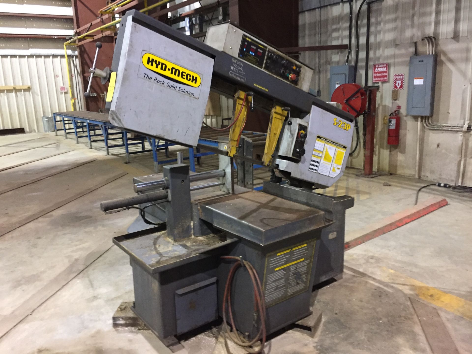 2014 HYD-MECH MODEL S23-P, SEMI-AUTOMATIC HORIZONTAL PIVOT BAND SAW; S/N XP0310193, WITH 16"H X 20"W - Image 2 of 7