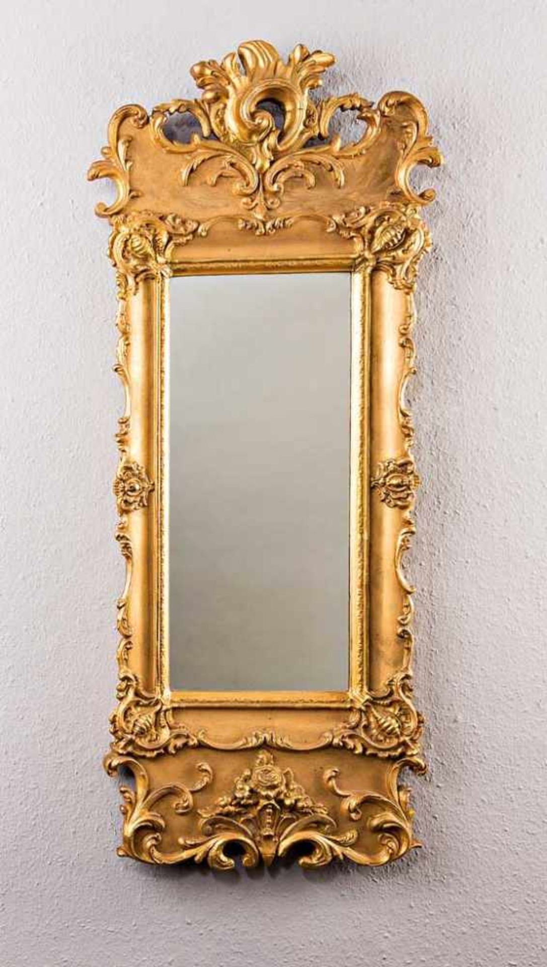 Pfeilerspiegel im Barockstil. Vergoldet. 19. Jh. H 120 cm