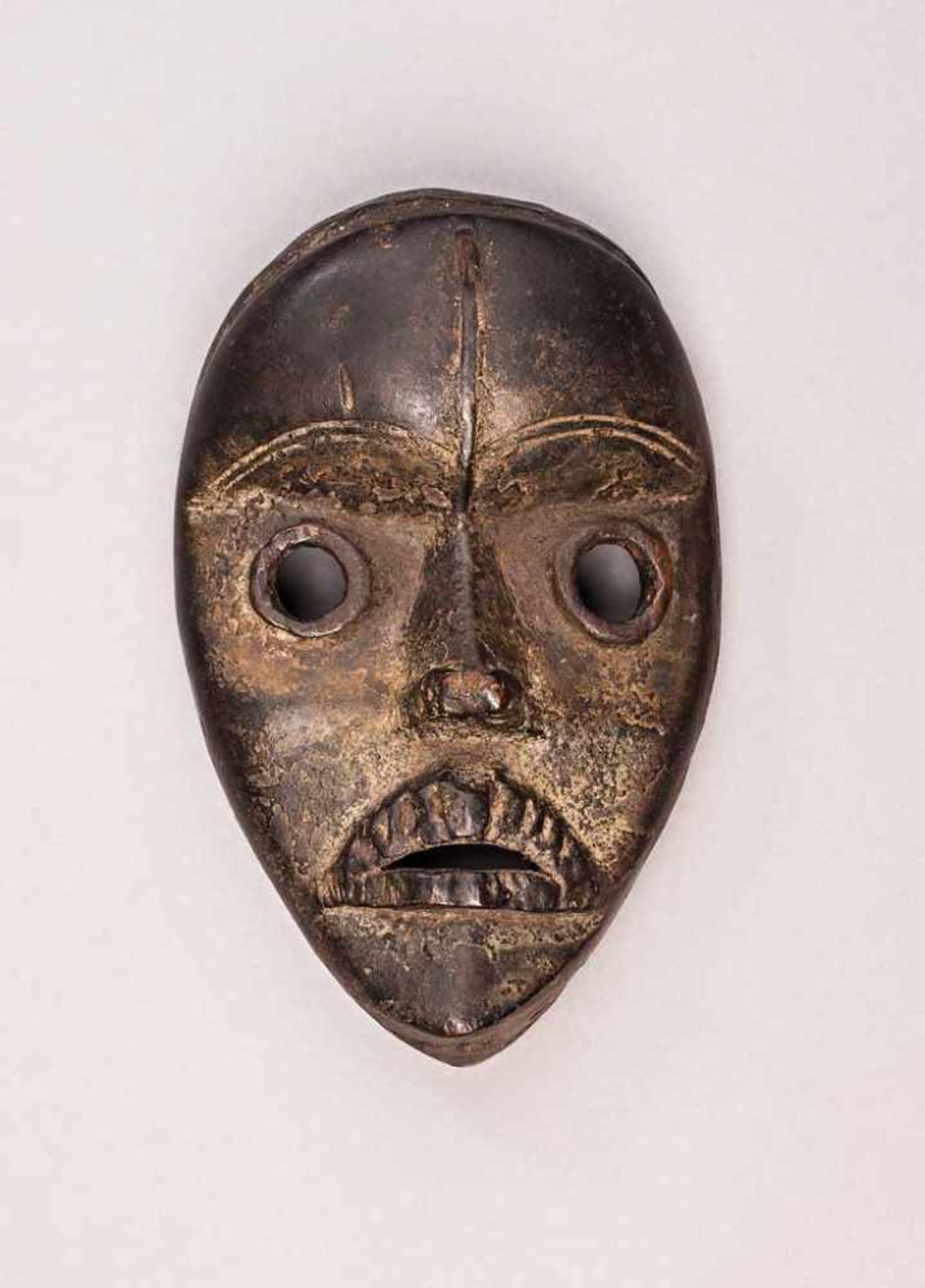 Maske der Dan. Elfenbeinküste. H 20 cm