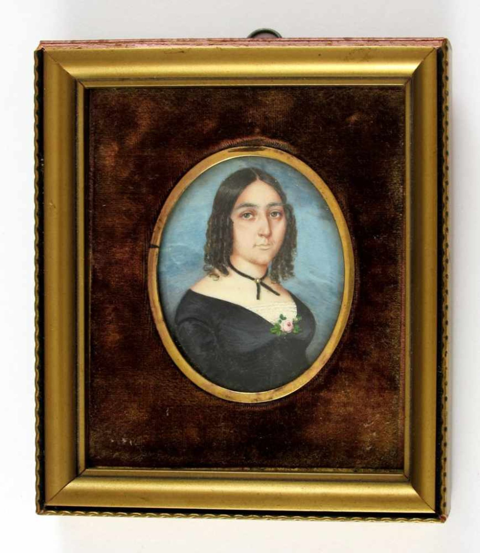 Damenportrait mit Stöpsellocken. Auf Elfenbein. 19. Jh. Oval, 6 x 4,8 cm. R