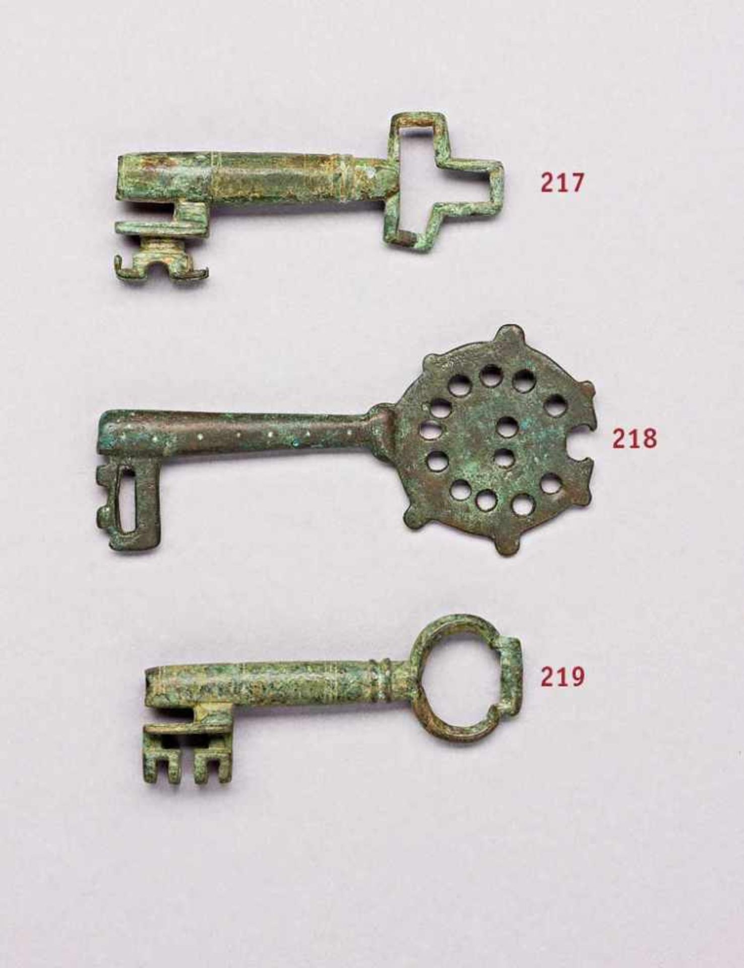 Römischer Bronzeschlüssel. Hohldorn. Um 400 n.Chr. L 9 cm. Provenienz Sammlung Dr. Albert Maier