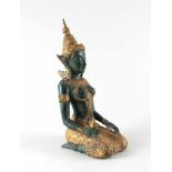 Kniende adorierende Tempeltänzerin. Bronze gefasst und vergoldet. Siam. H 28,5 cm