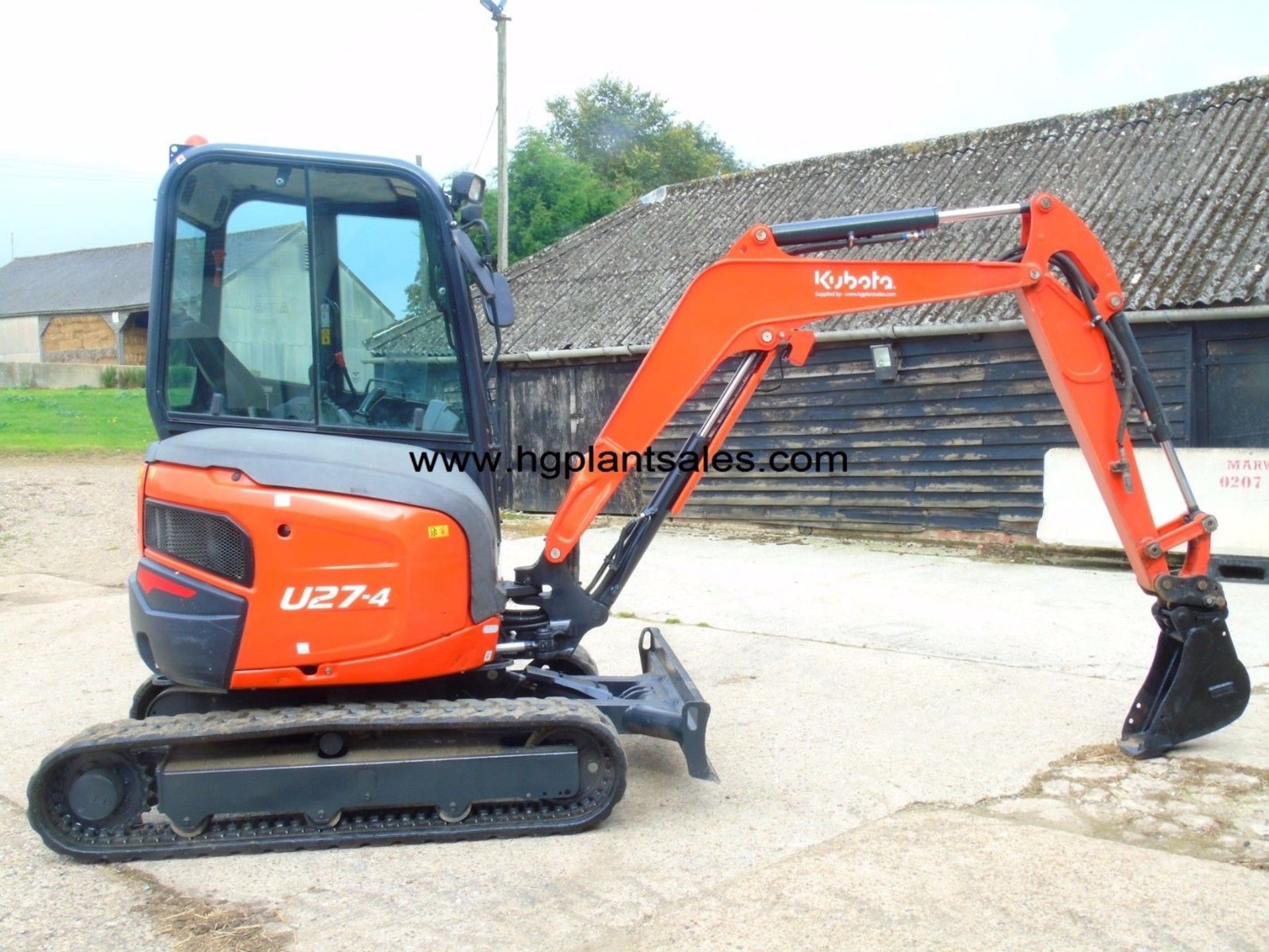 Used Kubota U27 Mini Digger Zero Swing 2014 - Image 3 of 4