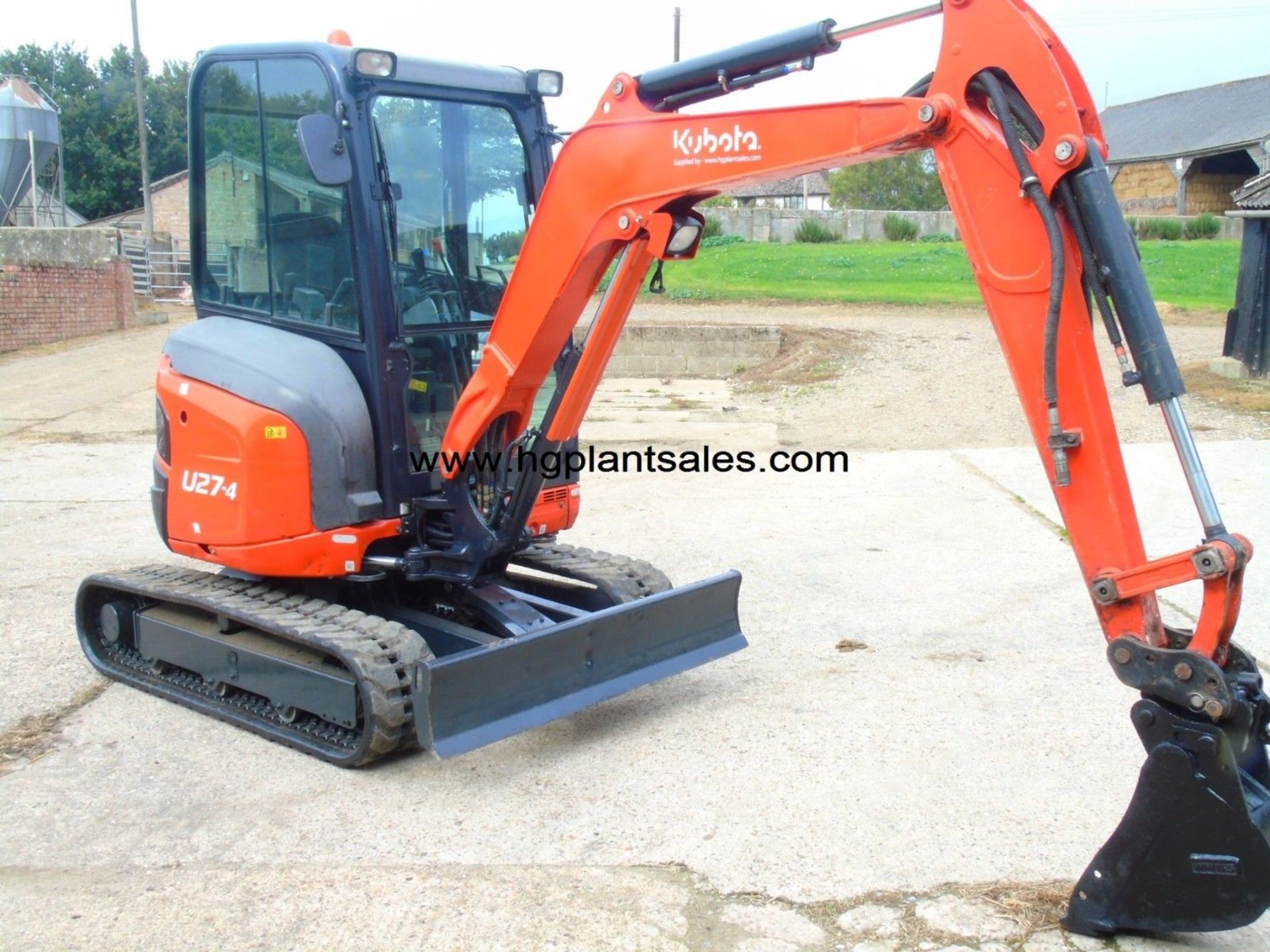 Used Kubota U27 Mini Digger Zero Swing 2014 - Image 4 of 4