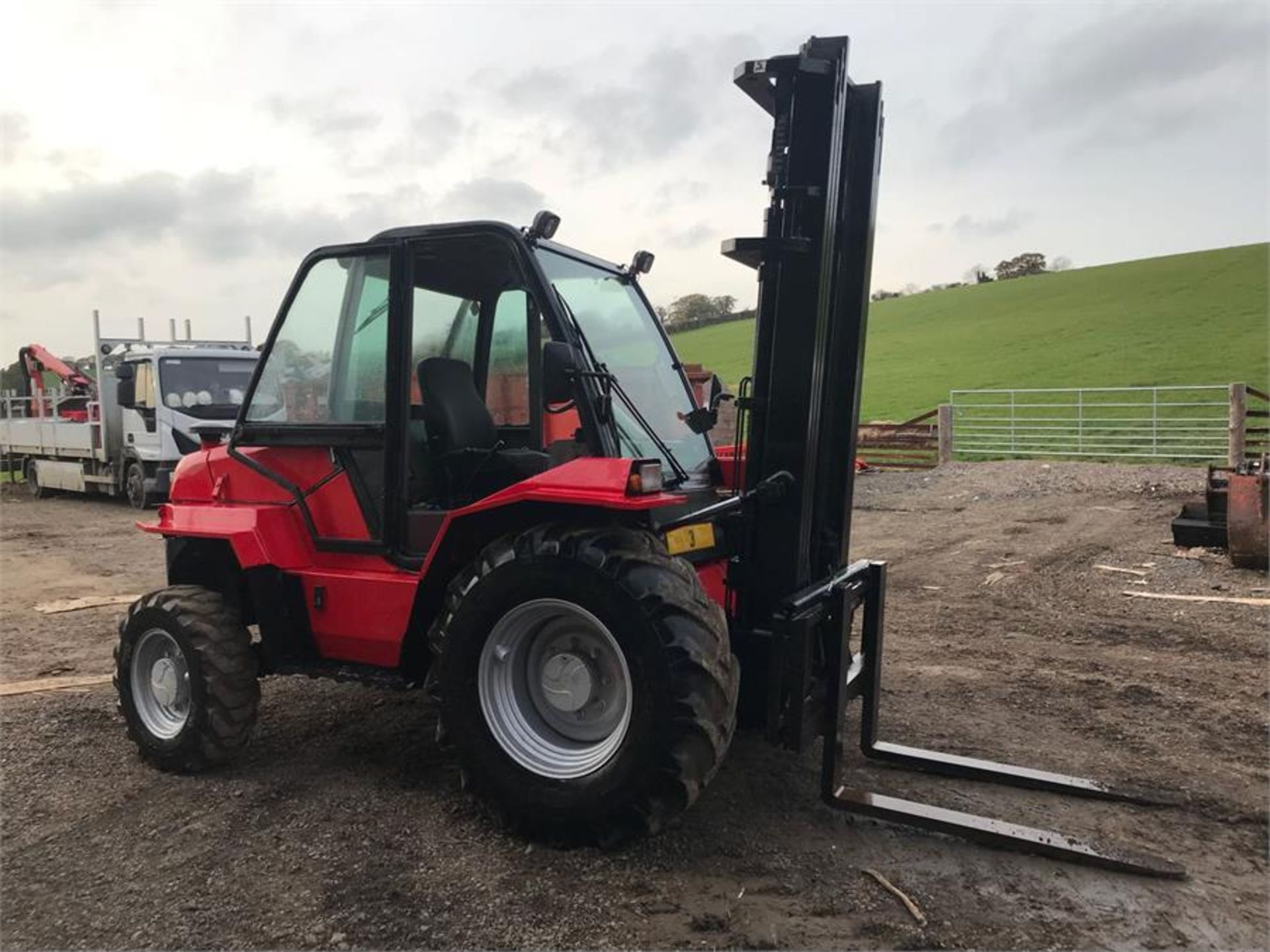 Manitou Rough Terrain Red Masted Forklift 26-4 5.5m Diesel 2007 with side shift