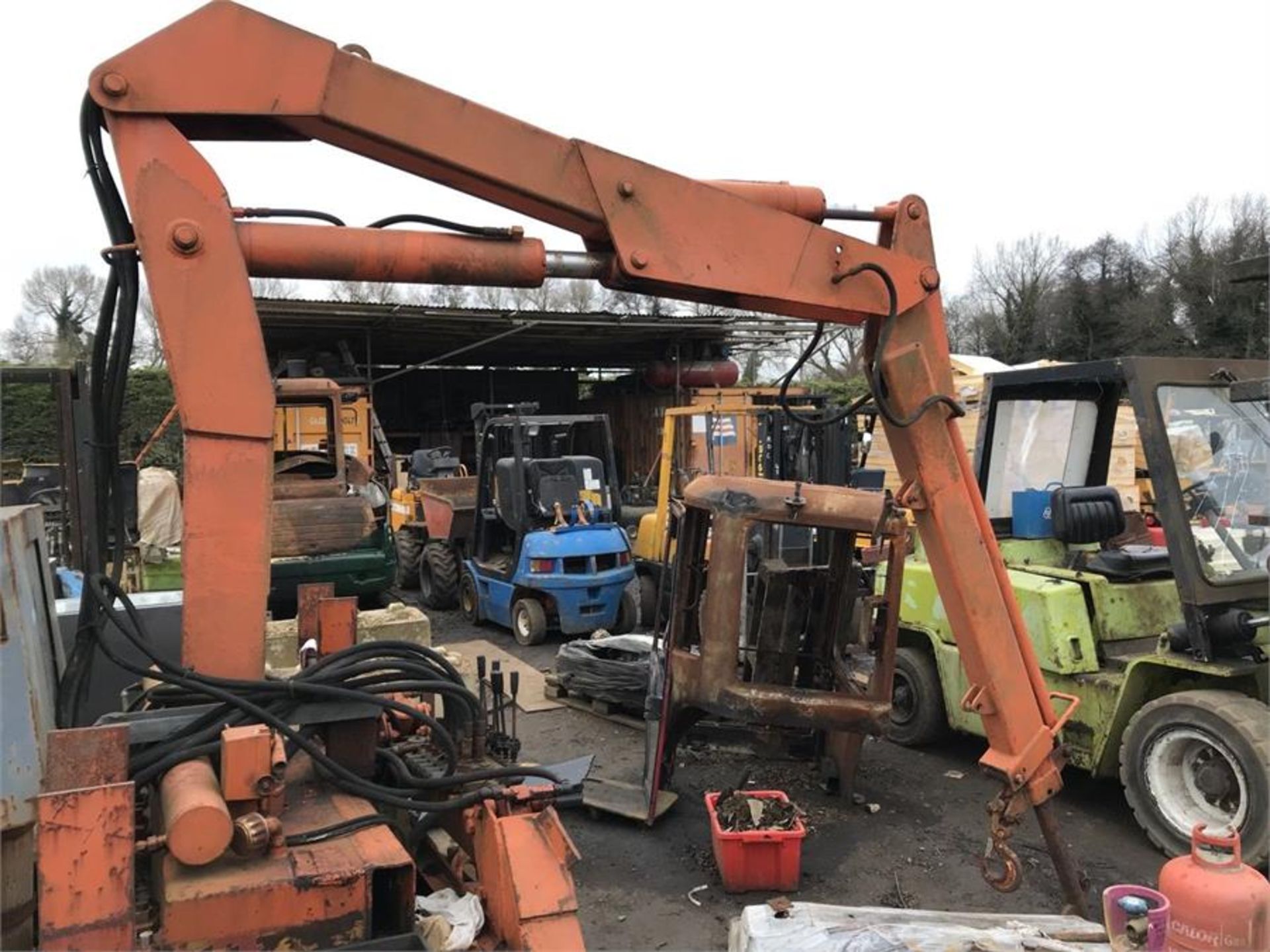 Tracked Utility Vehicle Tank Big Poles Trees Amphibious Crane Hiab Off Road 4x4. - Image 2 of 5