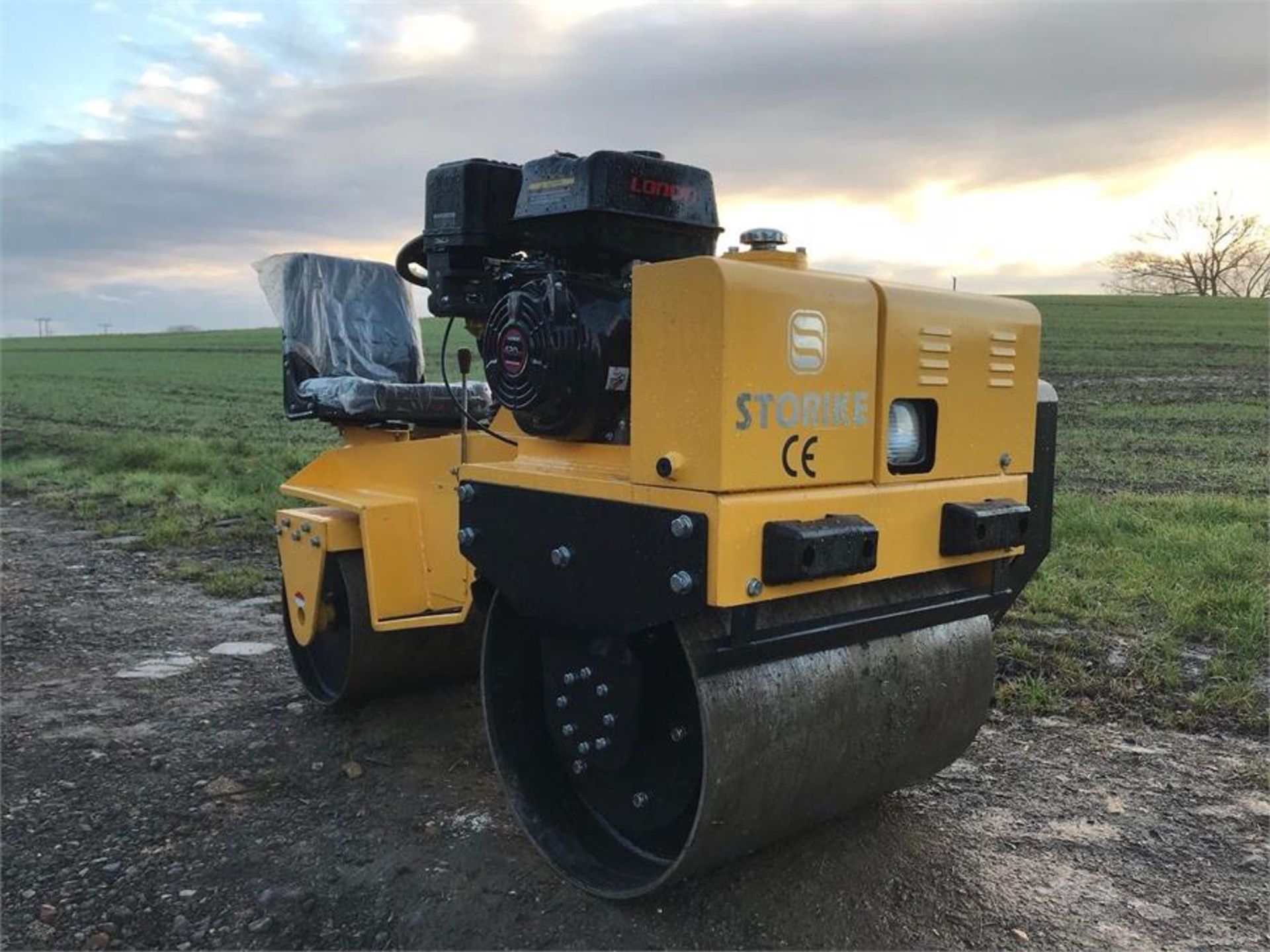 Brand New 2017 Stiroke Roller compactor Diesel engine vibrating garden tractor.