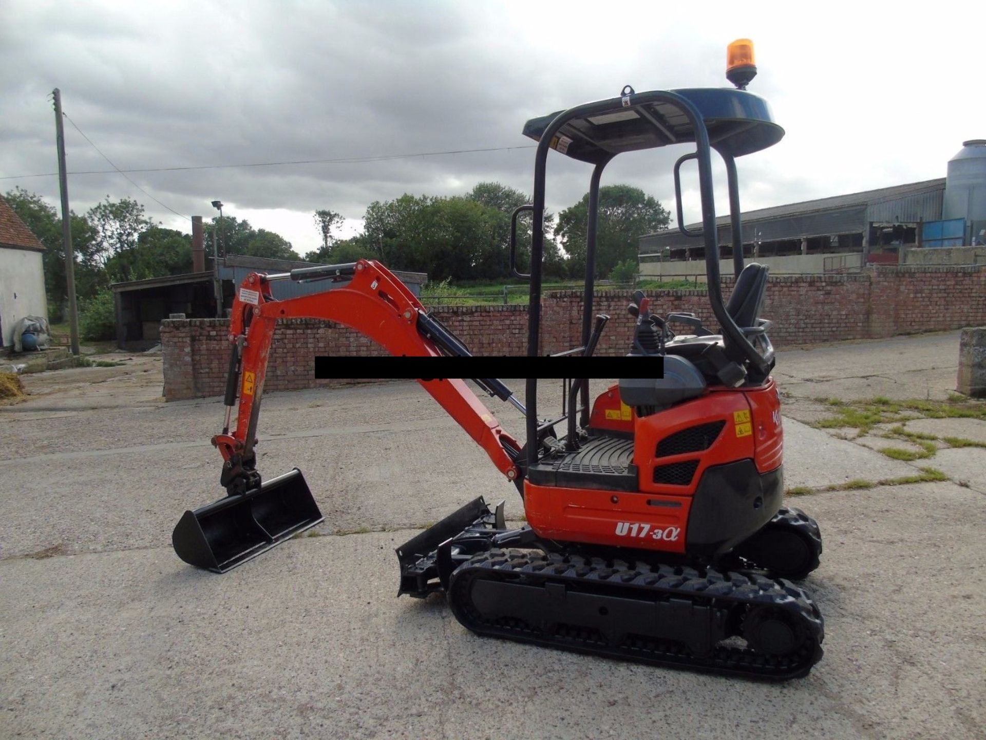 Kubota u17 1.7 Ton Zero swing Mini Digger 2014 - Image 3 of 5