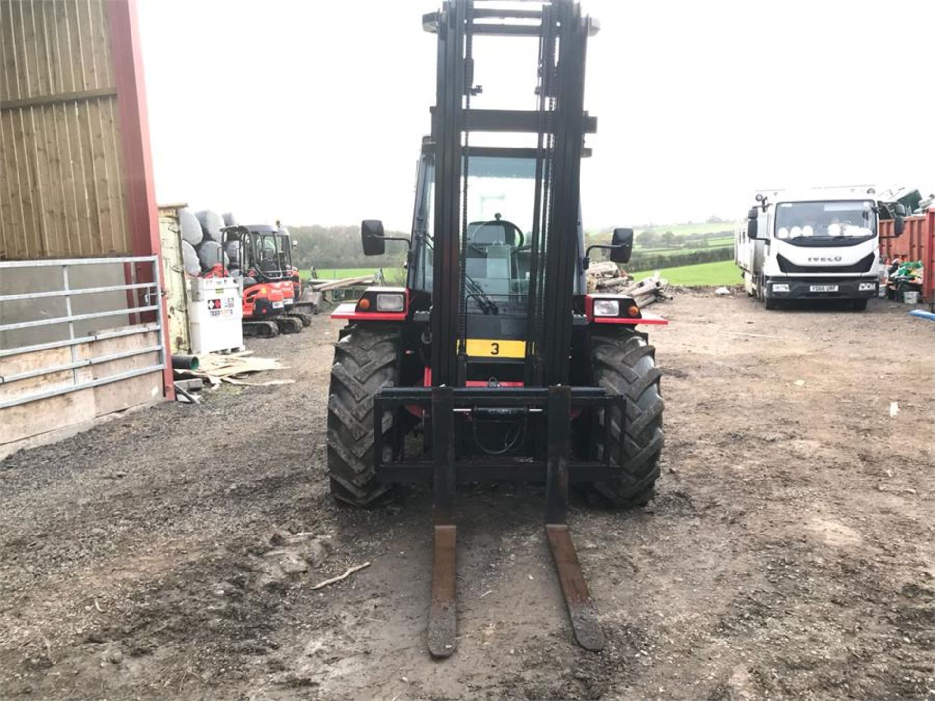 Manitou Rough Terrain Red Masted Forklift 26-4 5.5m Diesel 2007 with side shift - Image 4 of 8