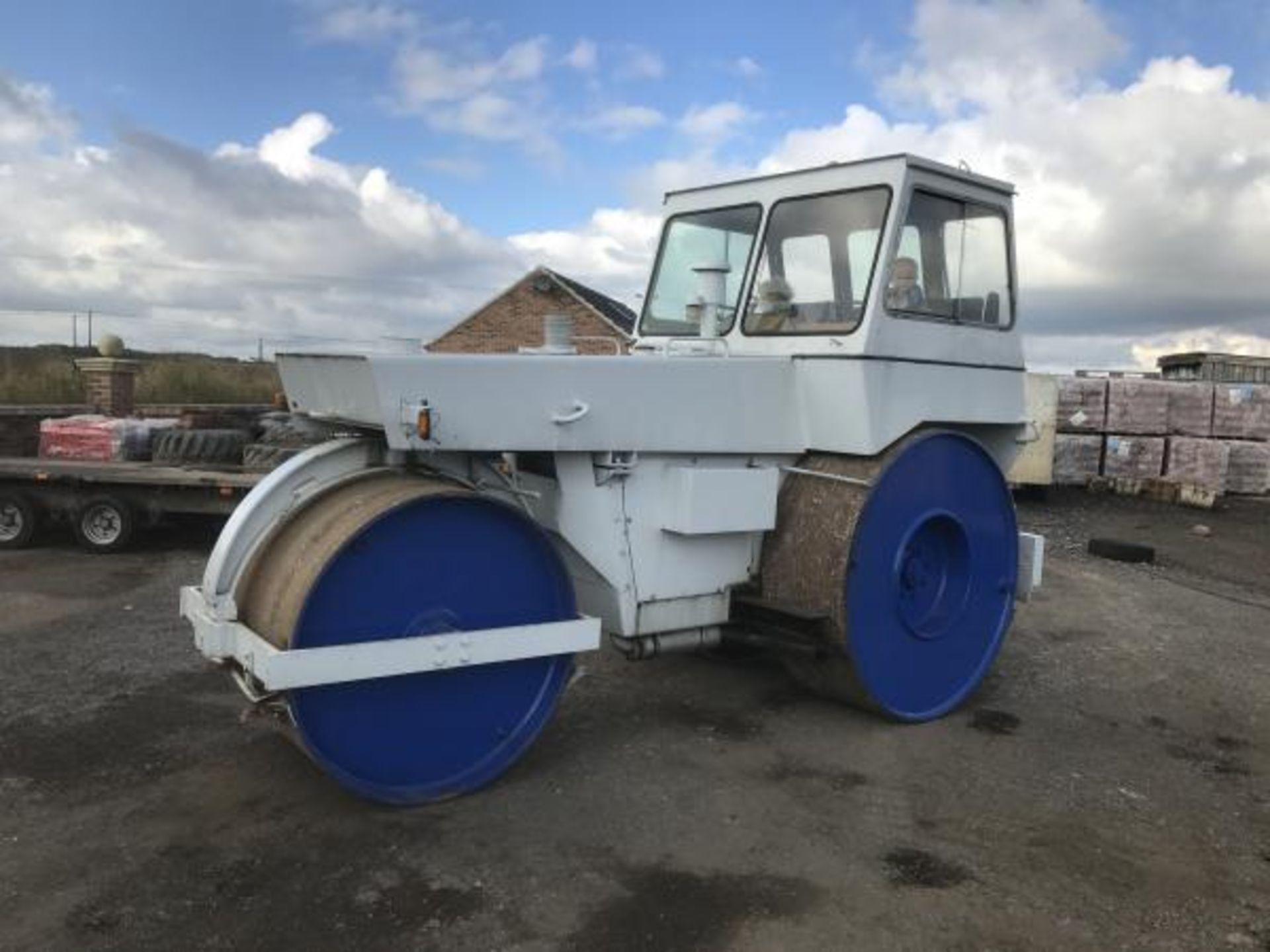 HAMM / AVELING BARFORD DEAD WEIGHT ROLLER - Image 2 of 5