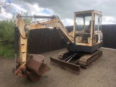 NISSIAN 3 TON MINI DIGGER EXCAVATOR THREE BUCKETS