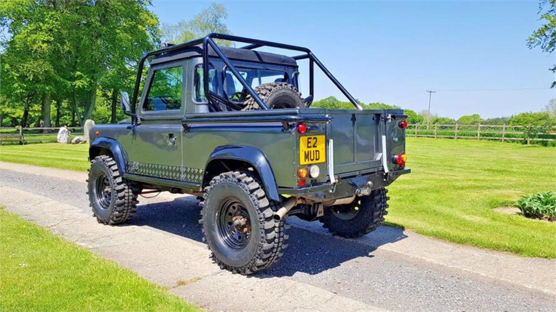 Land Rover Defender 90 - Image 5 of 12