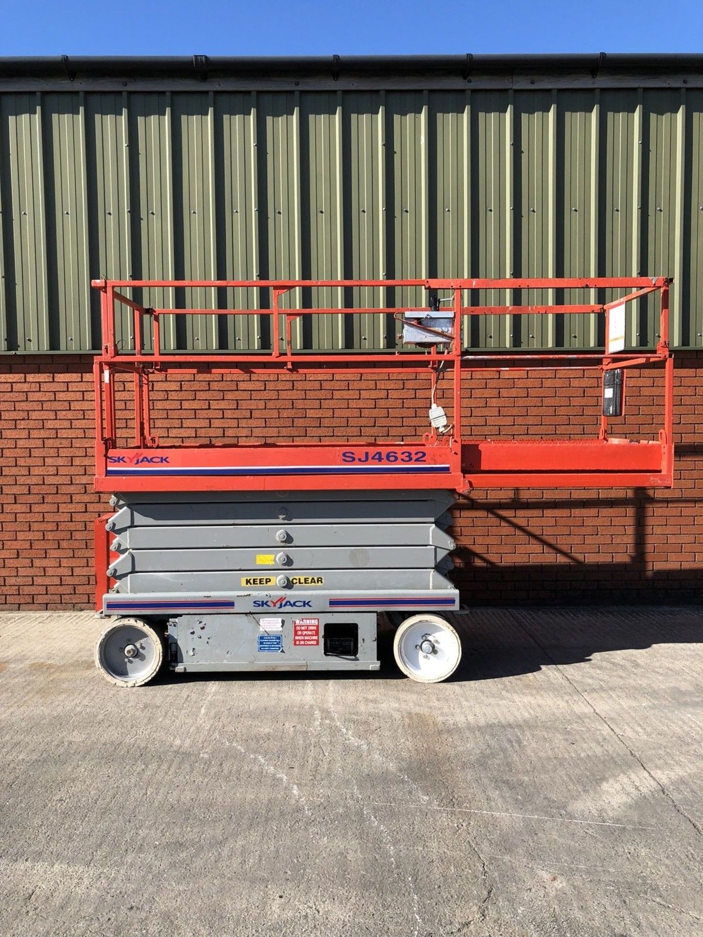 Skyjack SJ4632 scissor lift cherry Picker - Image 5 of 8