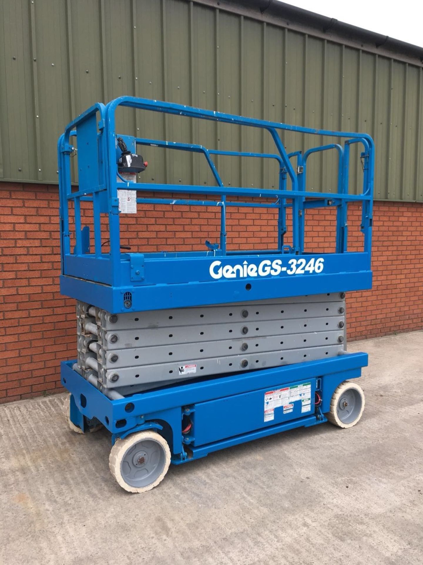 Genie GS3246 scissor lift cherry Picker