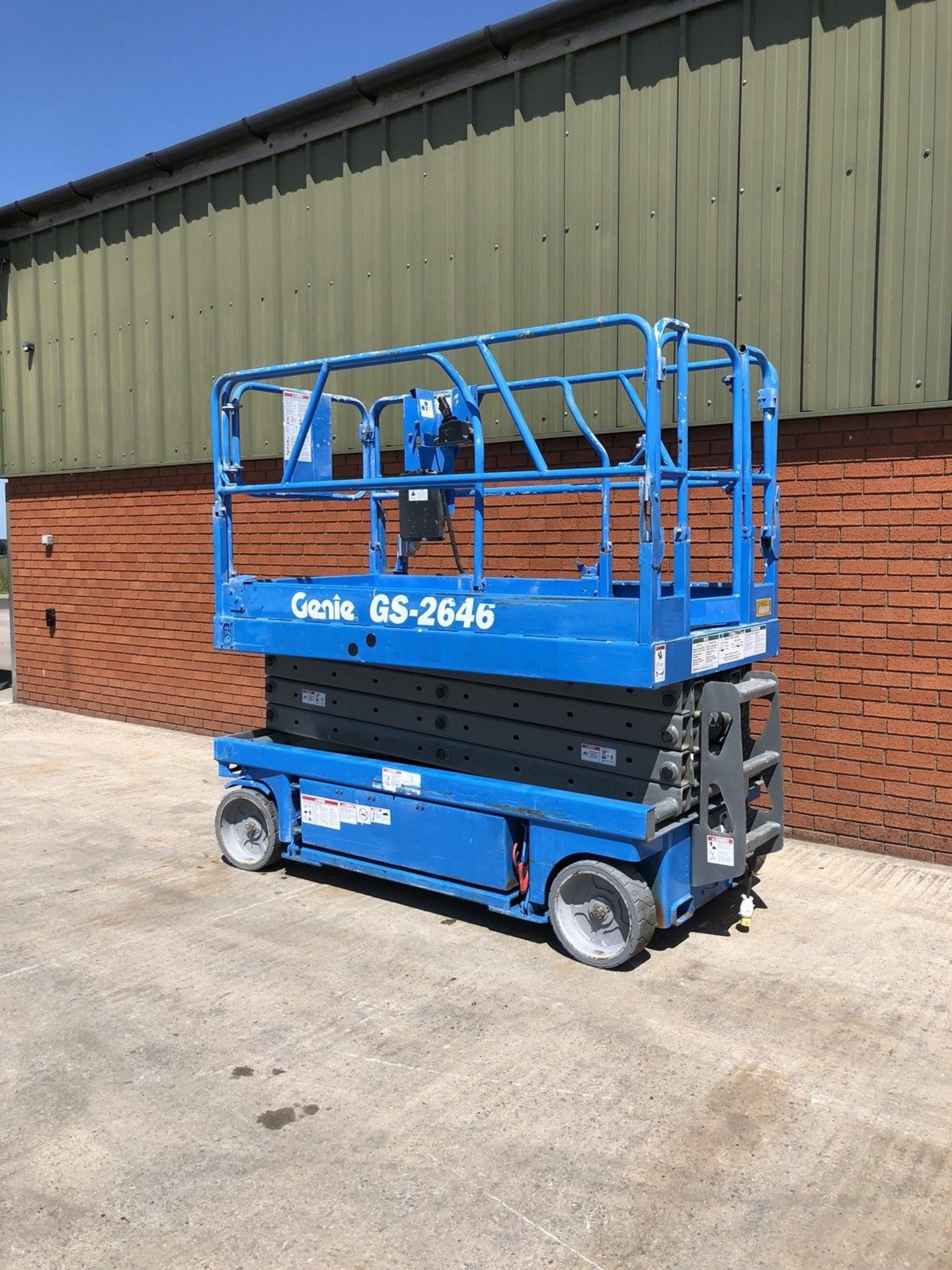 Genie GS2646 scissor lift cherry Picker - Image 2 of 9