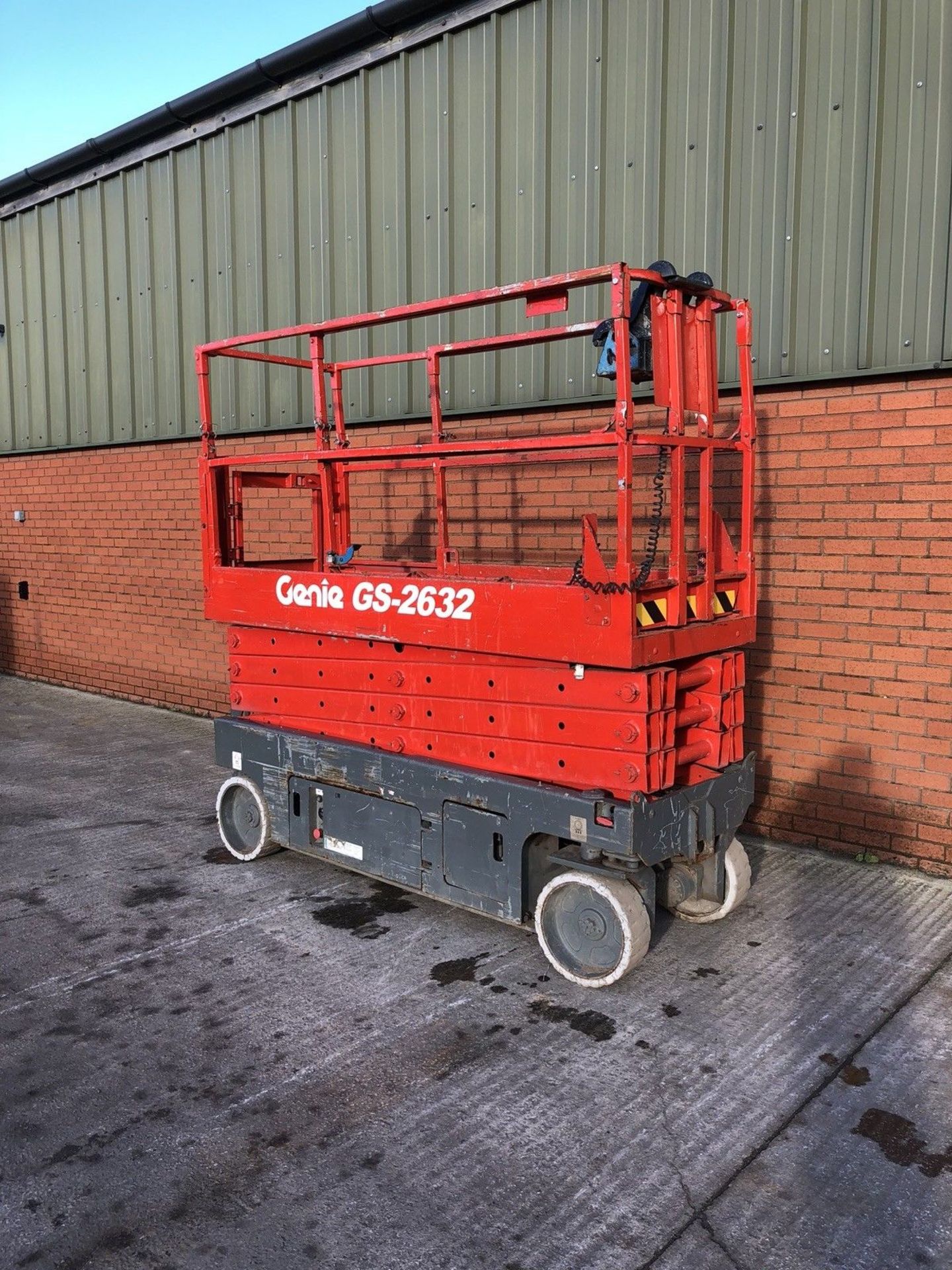 Genie GS2632 scissor lift cherry Picker - Image 4 of 7