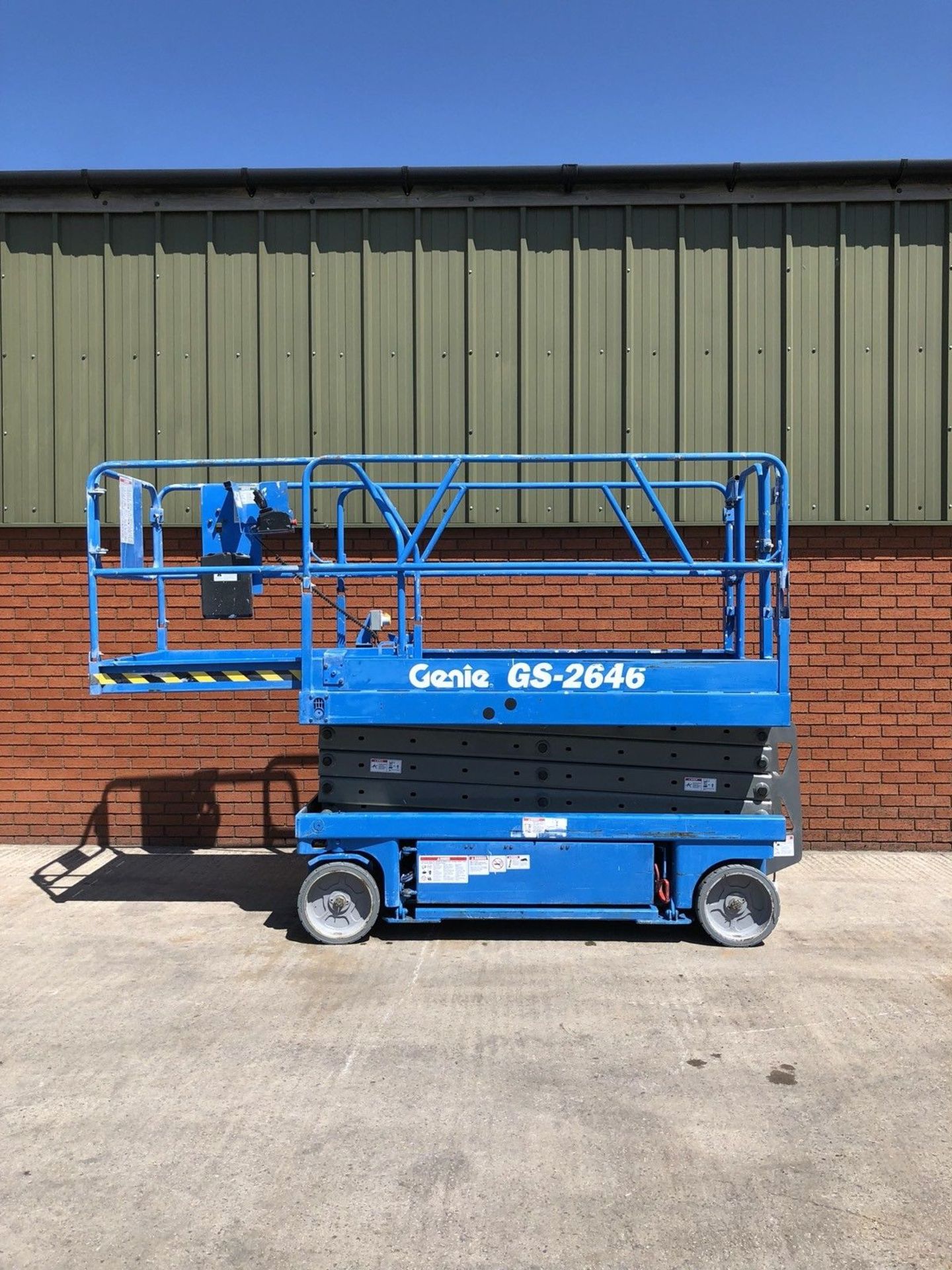 Genie GS2646 scissor lift cherry Picker - Image 5 of 9