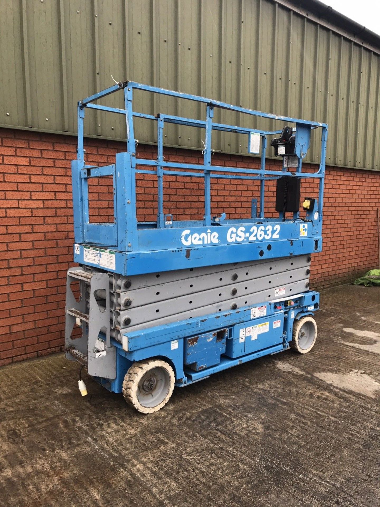 Genie GS2632 scissor lift cherry Picker - Image 4 of 8