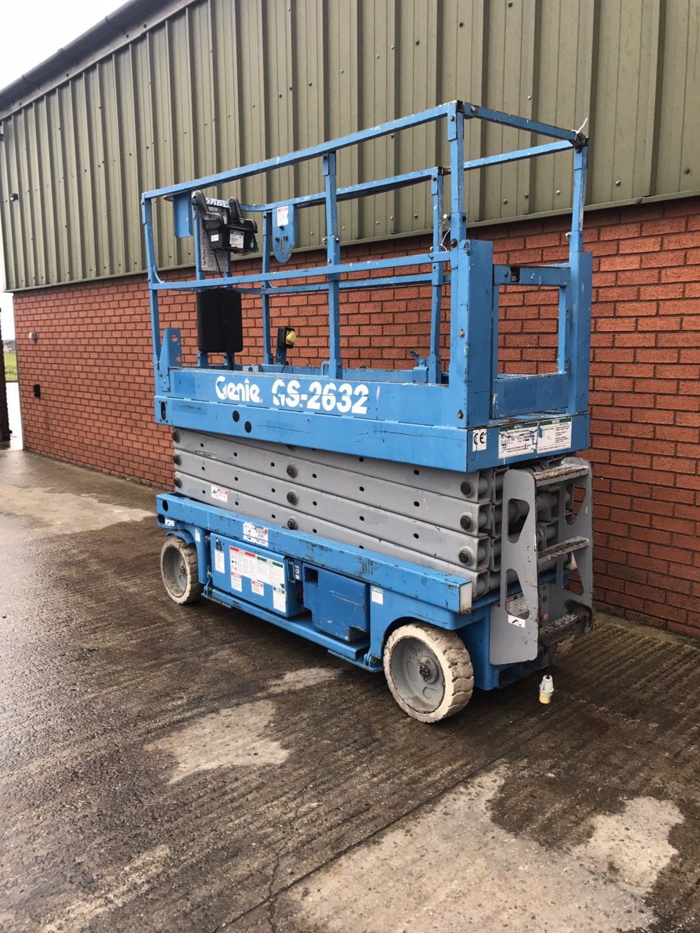 Genie GS2632 scissor lift cherry Picker - Image 2 of 8