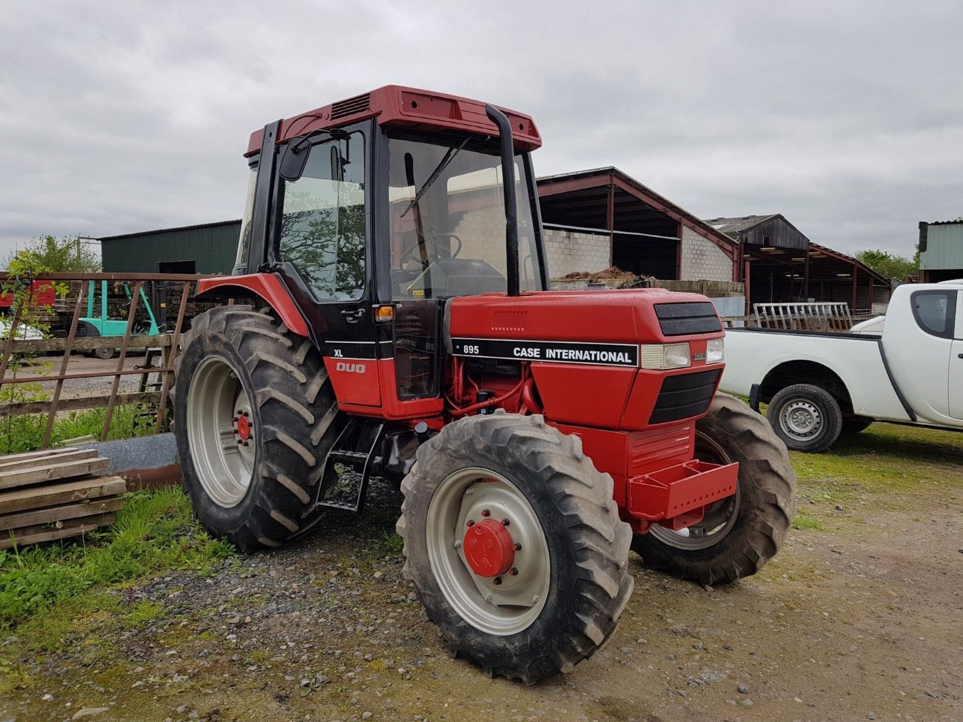 Case 895 xl tractor 4wd 90hp